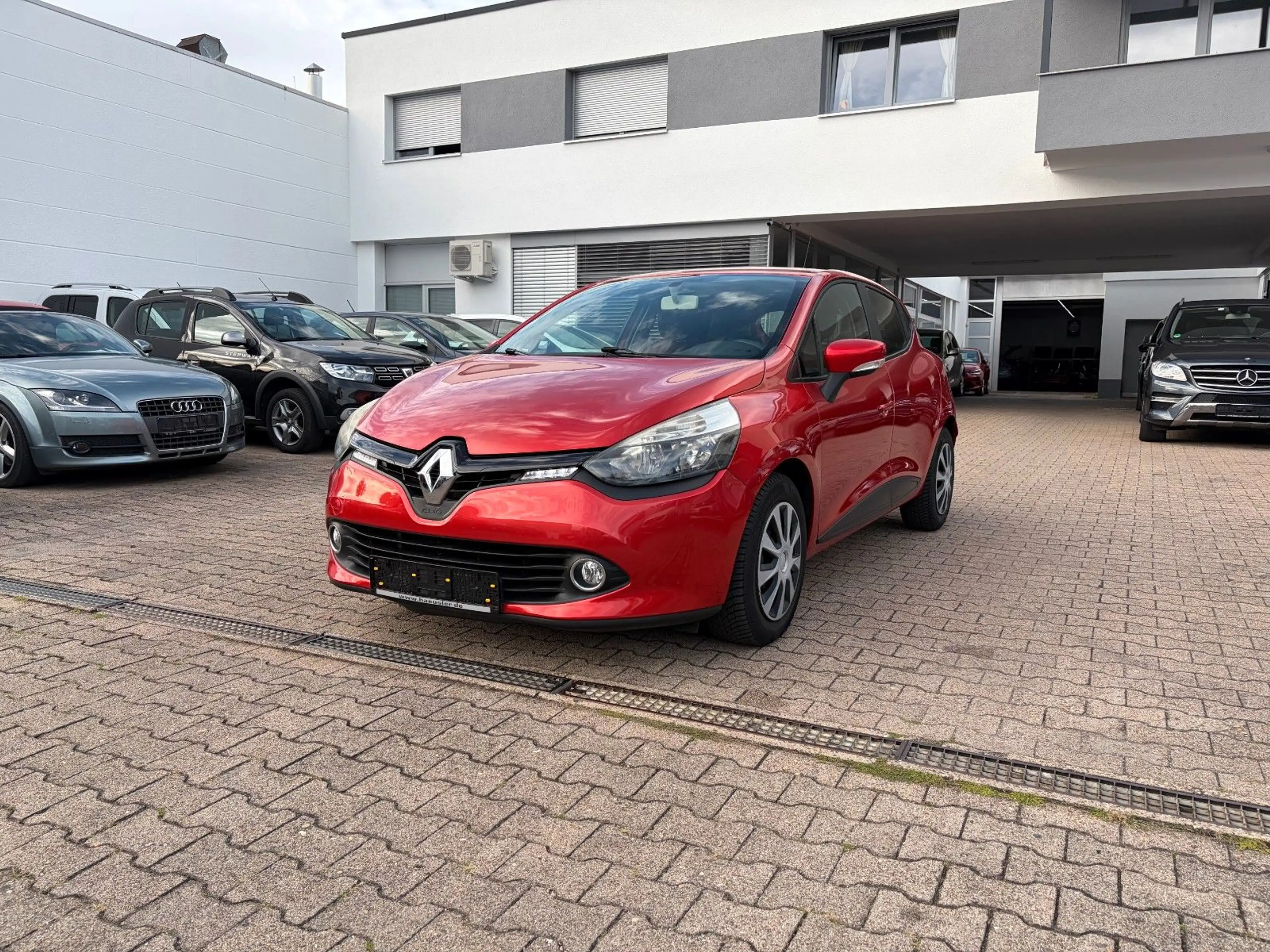 Renault Clio IV Eco-Drive*ERSTE HAND*BT*NAVI*NEBEL*