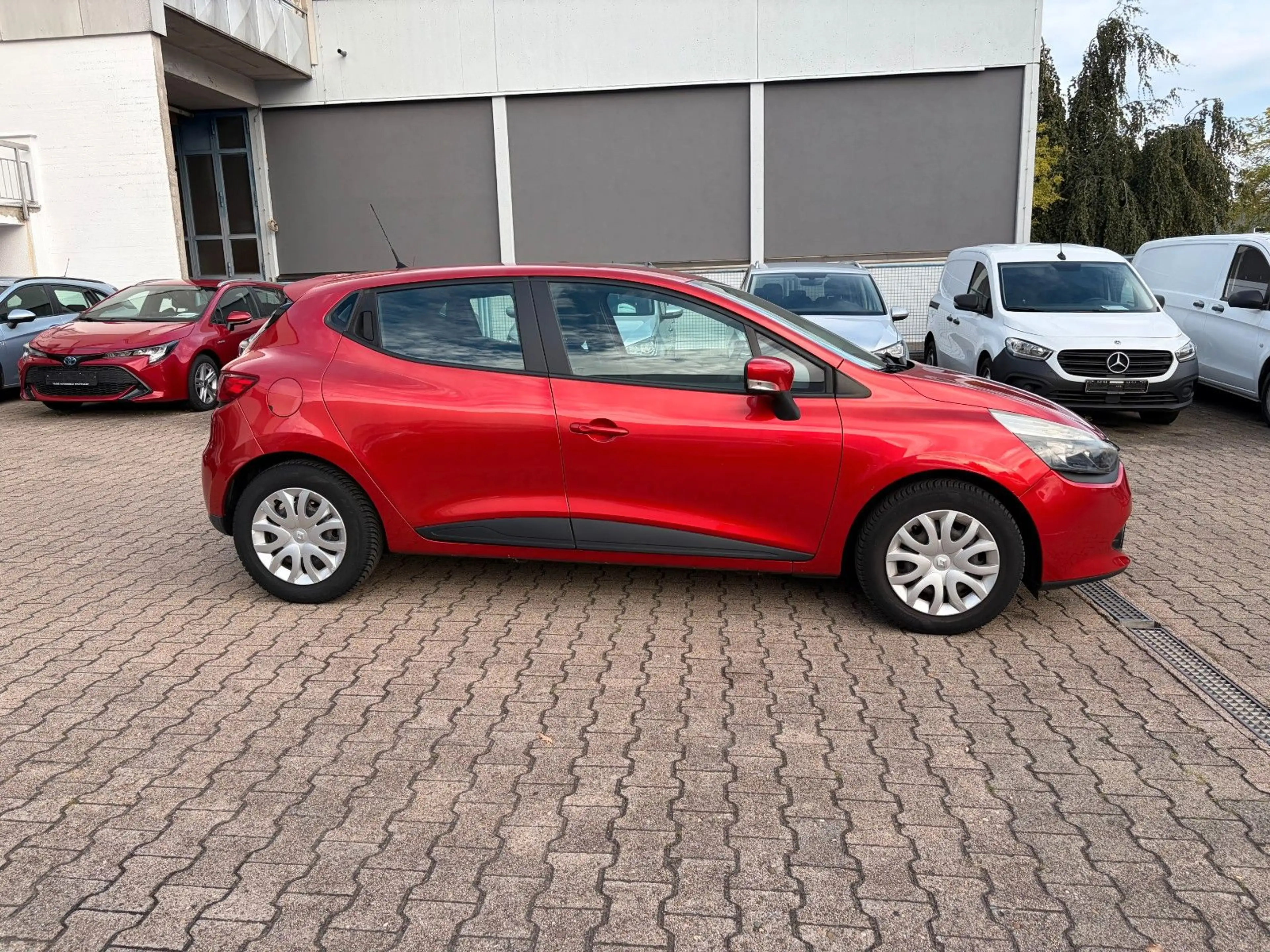 Renault Clio IV Eco-Drive*ERSTE HAND*BT*NAVI*NEBEL* — photo 4
