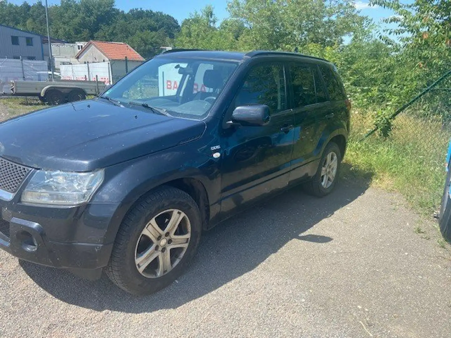 Suzuki Grand Vitara 1.9 DDiS Club DPF Чёрный - 2