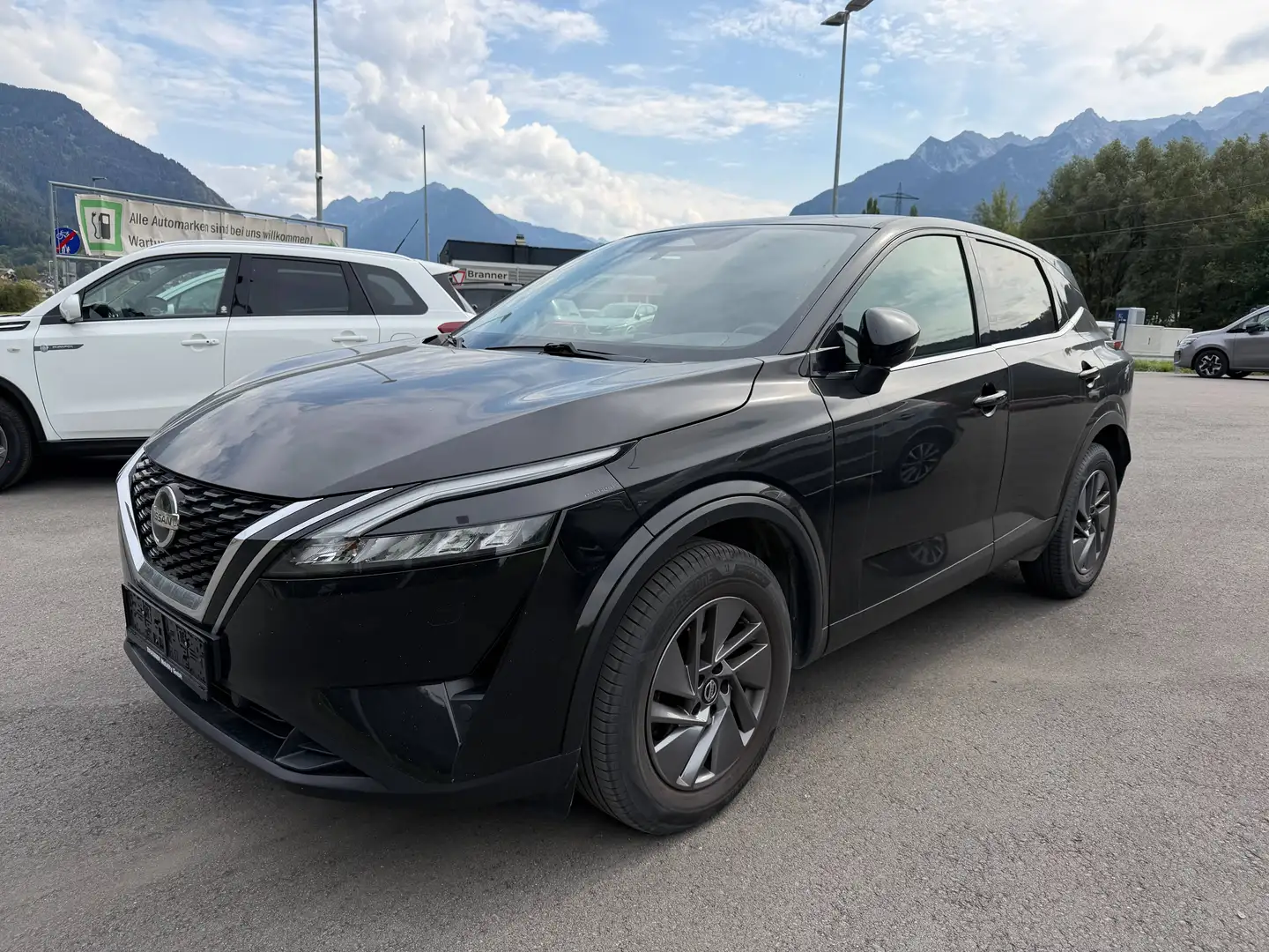 Nissan Qashqai Qashqai 1,3 DIG-T Acenta Schwarz - 1
