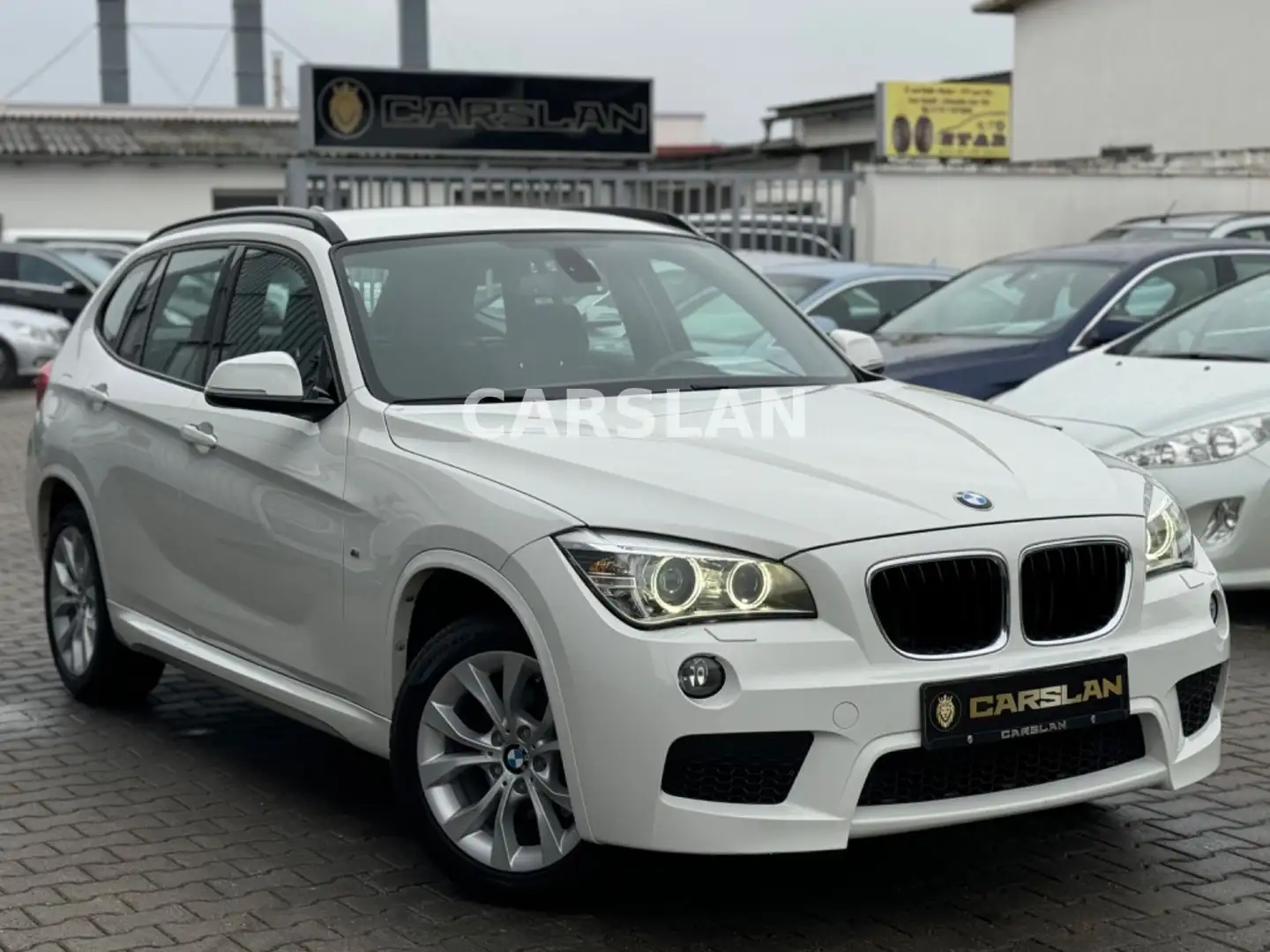 BMW X1 18 d xDrive M PAKET+2.HAND+LED+ALCNTR+SHZ+PDC Weiß - 1