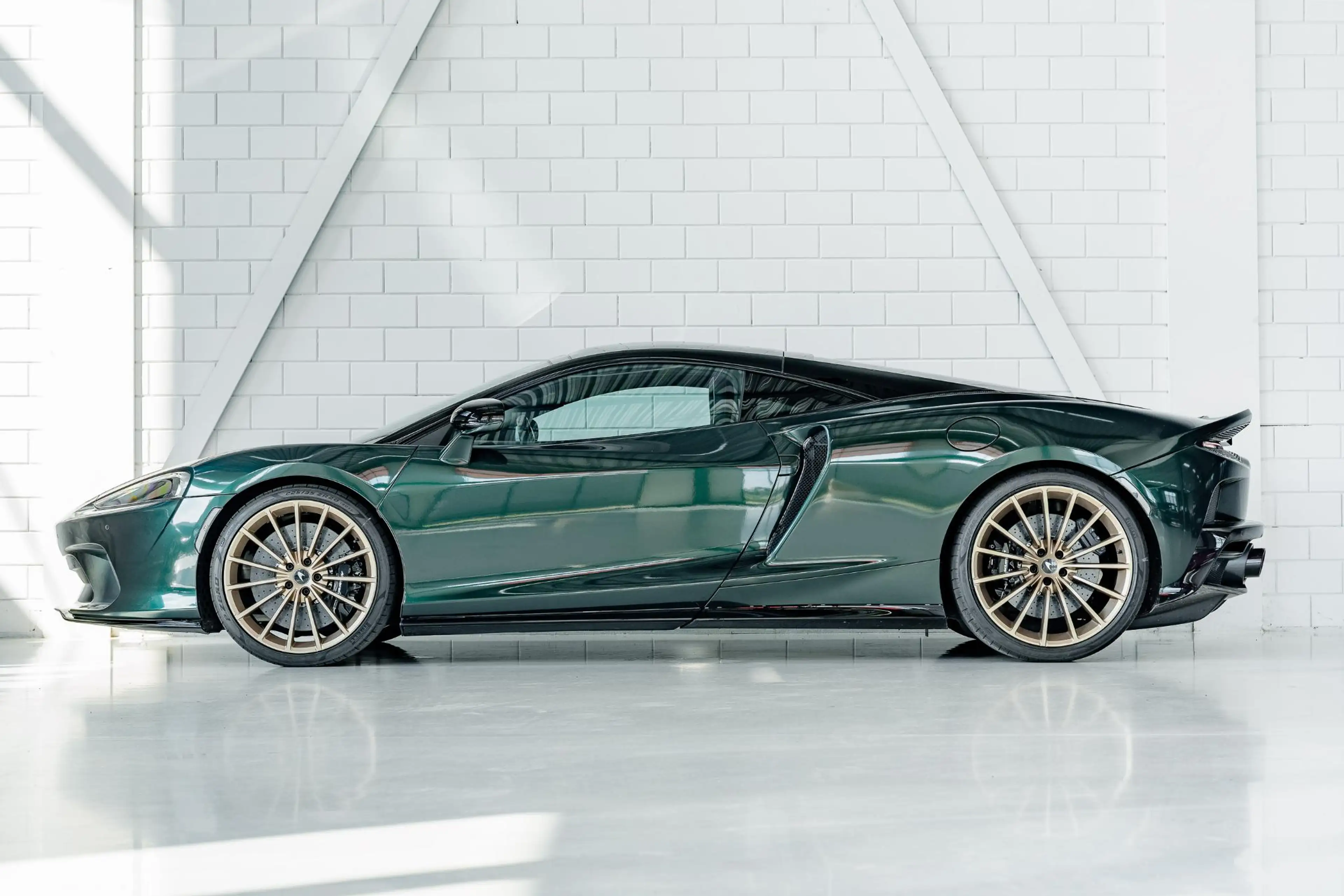 McLaren GT 4.0 V8 l B&W Audio l Pano | Ceramic | Carbon l Lif — photo 2