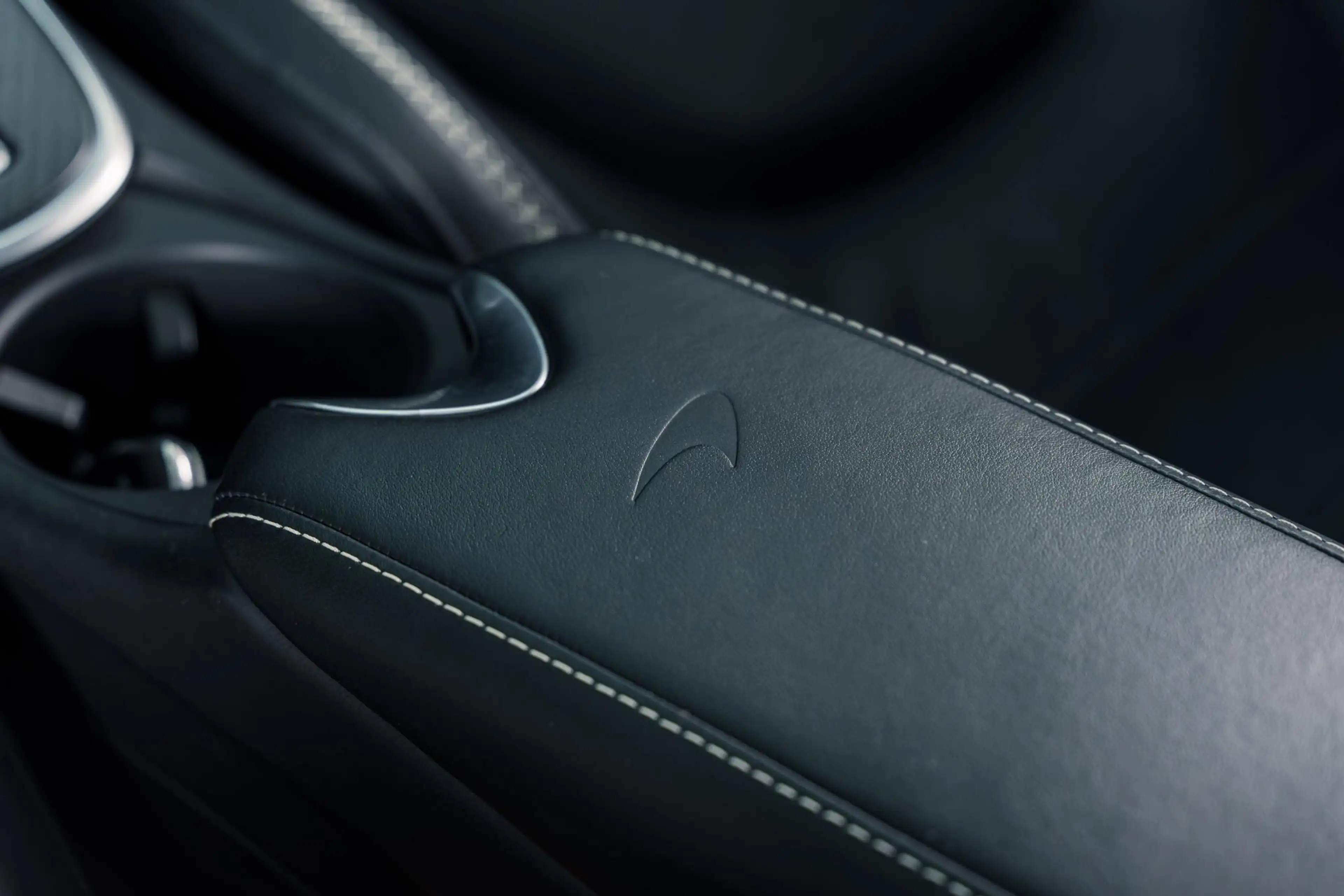 McLaren GT 4.0 V8 l B&W Audio l Pano | Ceramic | Carbon l Lif — photo 24