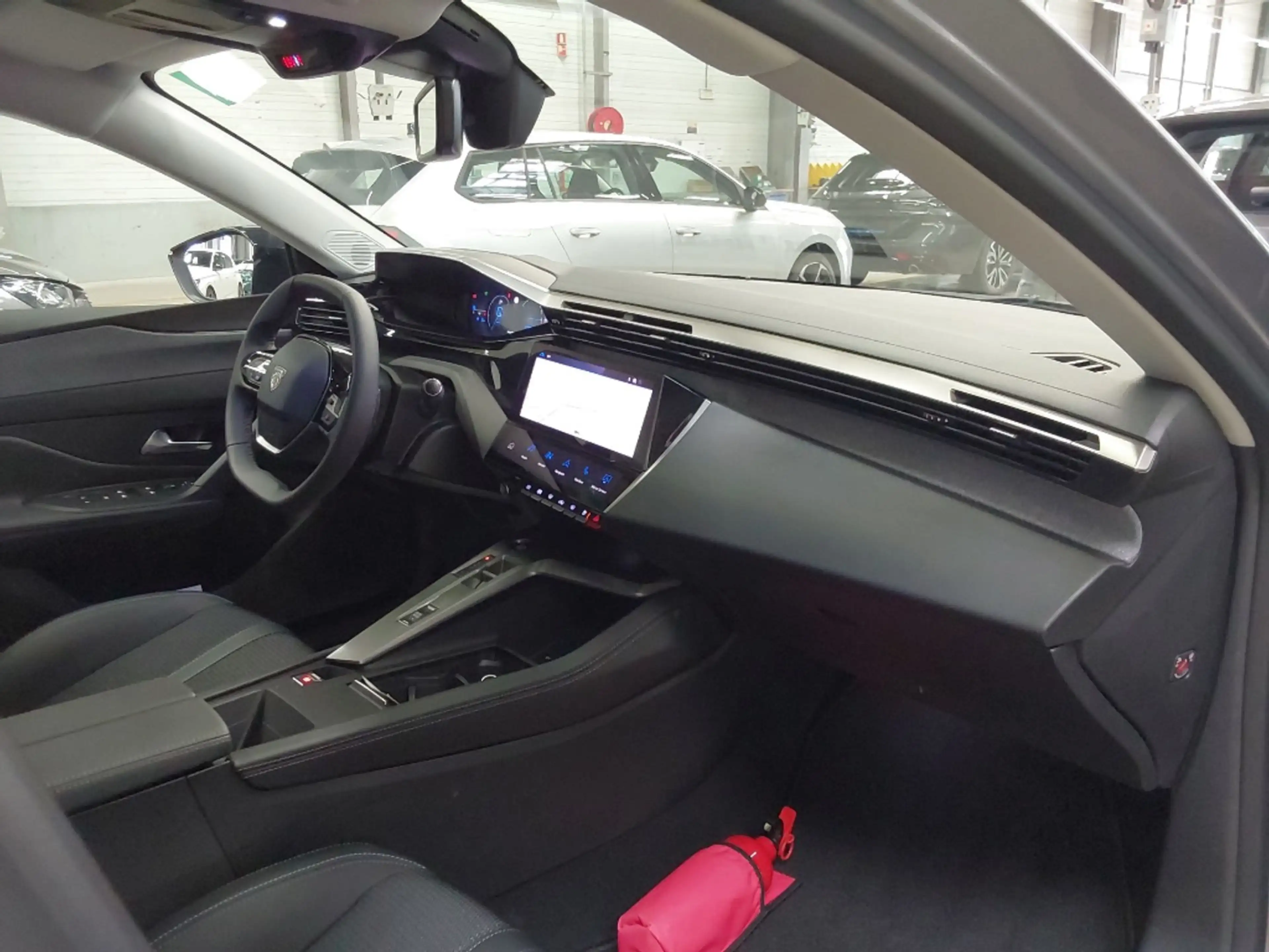 Peugeot 308 308 PHEV 1.6 Allure — photo 7