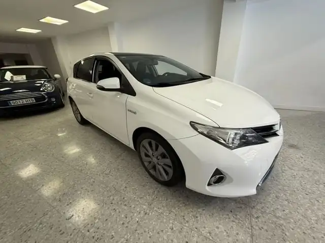 Toyota Auris hybrid Active