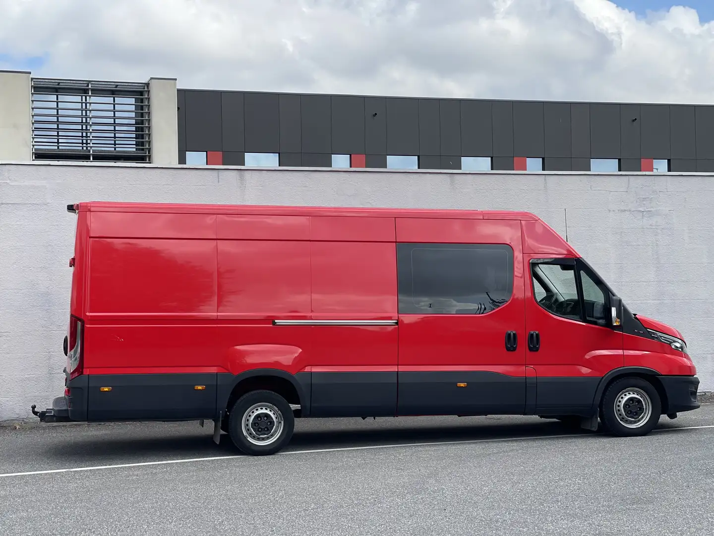Iveco Daily Iveco Daily 35S18 3.0D 175 PK Rojo - 2
