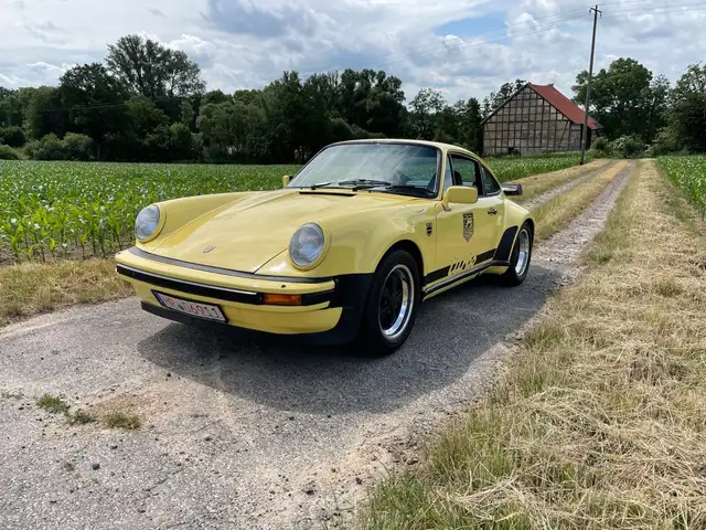 Porsche 930 911 turbo  "ohne Schiebedach " deutsch  H Ken.