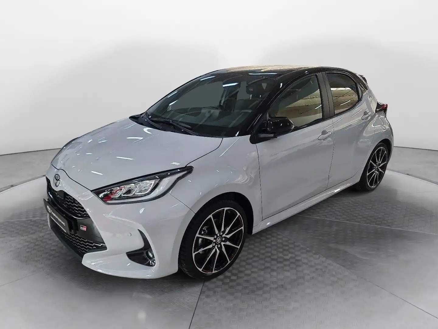 Toyota Yaris 1.5 130 Hybrid 5 porte GR Sport - 1