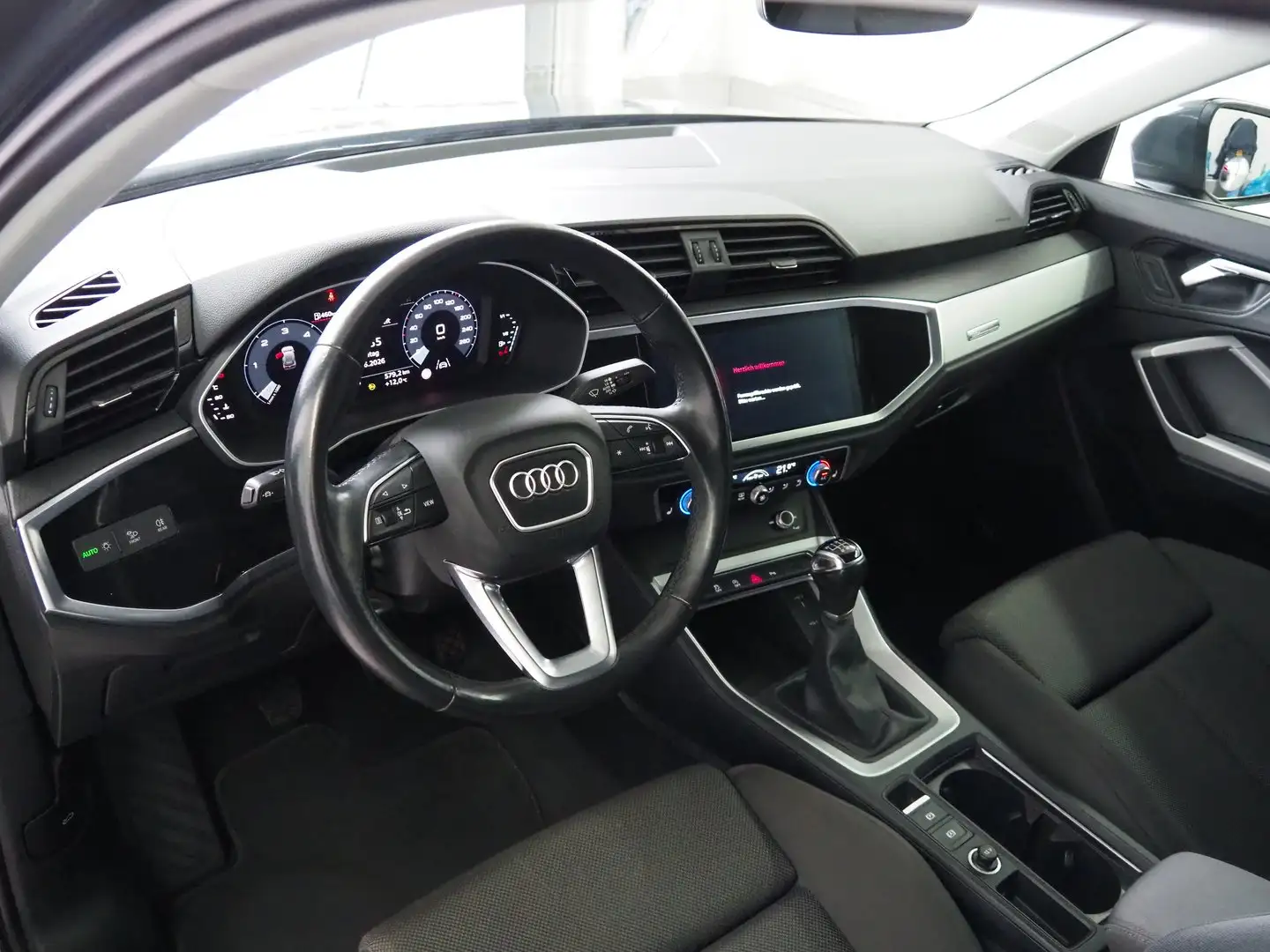 Audi Q3 35 TDI intense Grau - 2