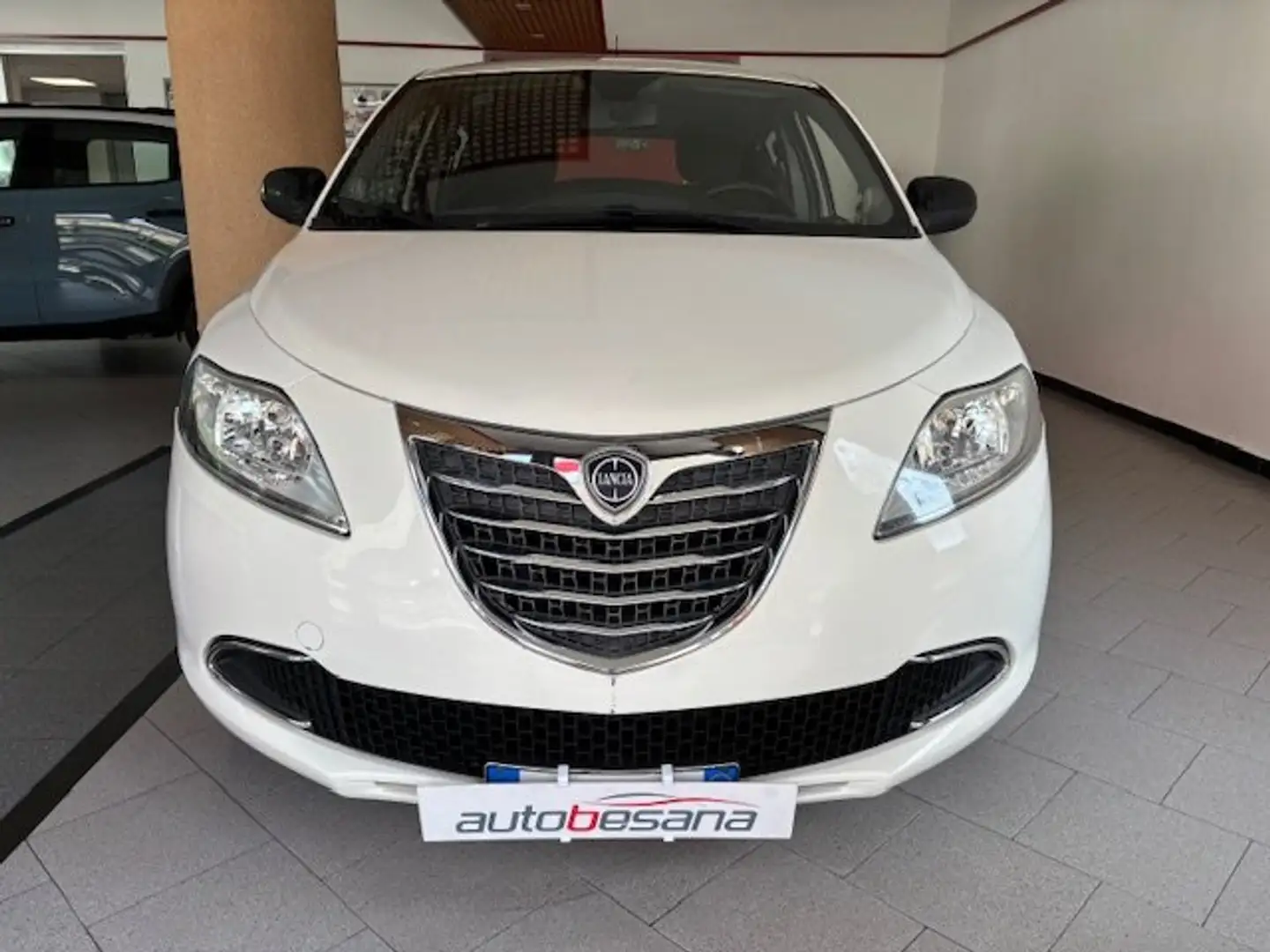 Lancia Ypsilon 1.2 8v 69cv Bianco - 2
