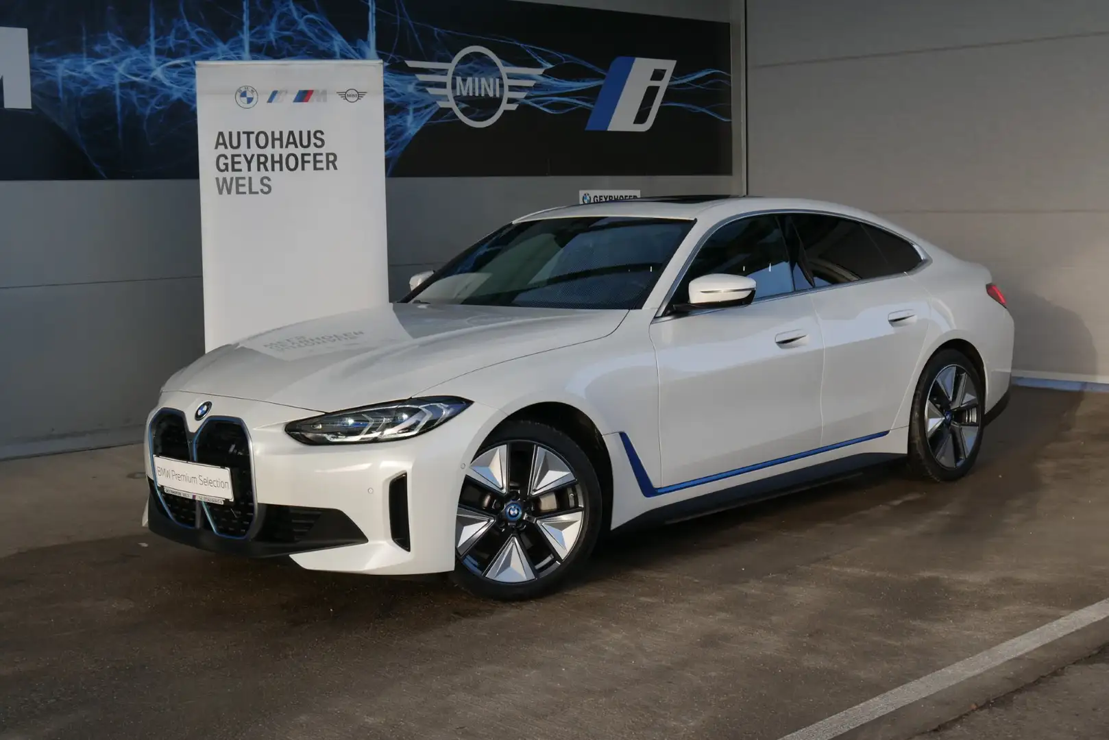 BMW i4 eDrive40 Weiß - 1