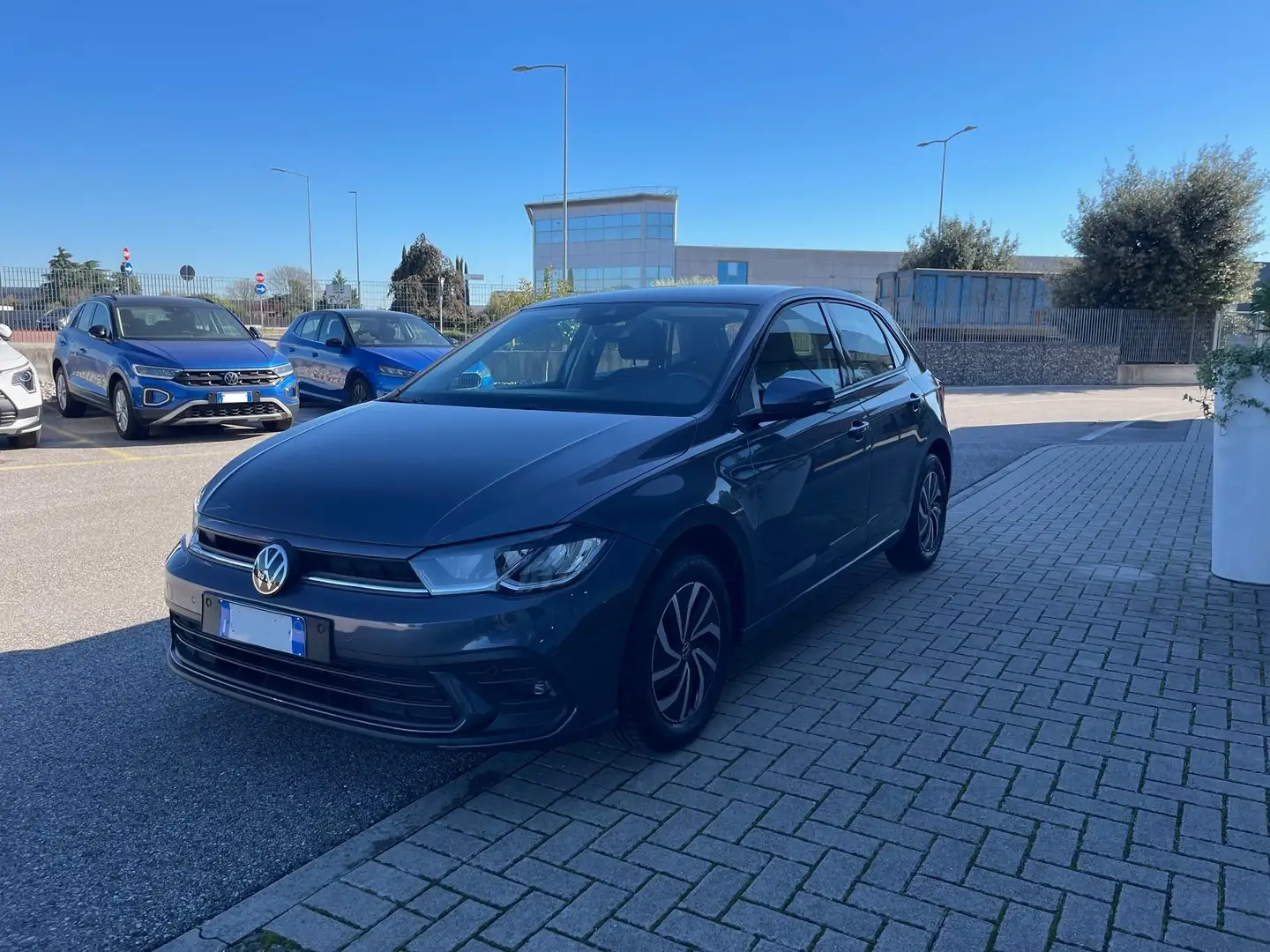 Volkswagen Polo 1.0 tsi Business Life 95cv Tech Pack Prezzo Reale Gris - 1