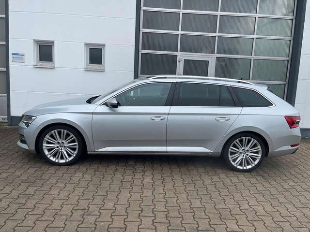 Skoda Superb TDI L&K 4x4/1HD/MWST/DSG/PANO/AHK/LEDER