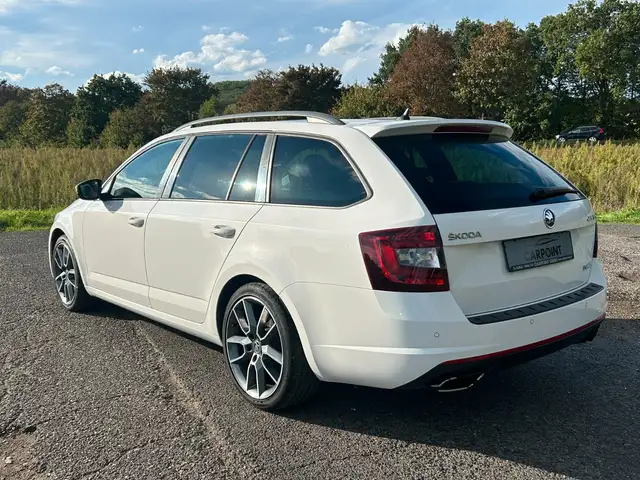 Skoda Octavia view 3