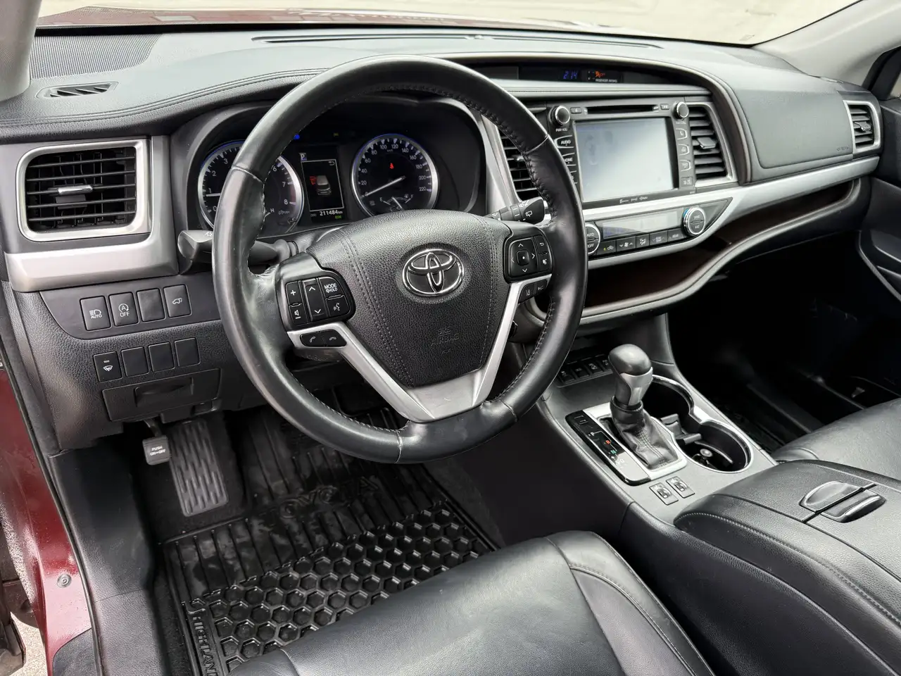 Toyota Highlander снимка Toyota Highlander