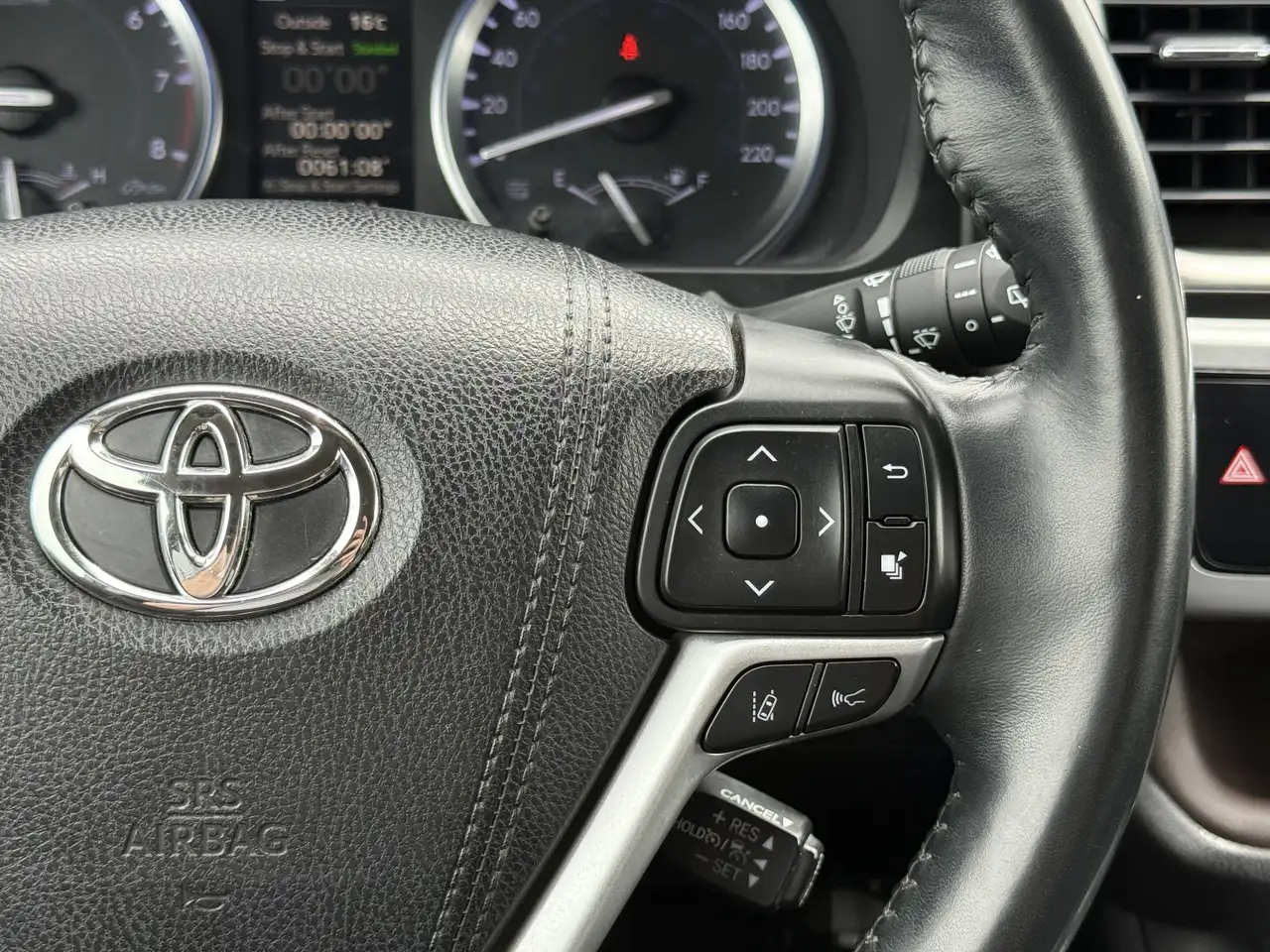 Toyota Highlander снимка Toyota Highlander