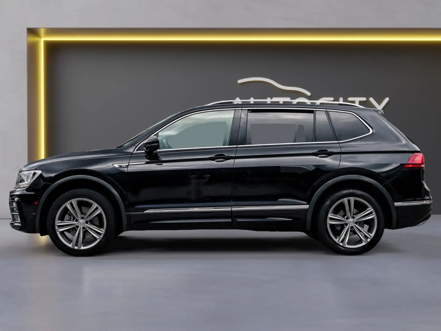 Volkswagen Tiguan Allspace 2.0 4M Highline R Line Business Pano l Leder l 7 P Noir - 2