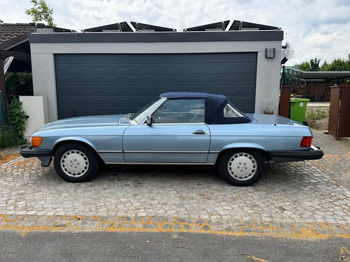 Mercedes-Benz SL 560 original Zustand in Note2 mit Service neu Blau - 1