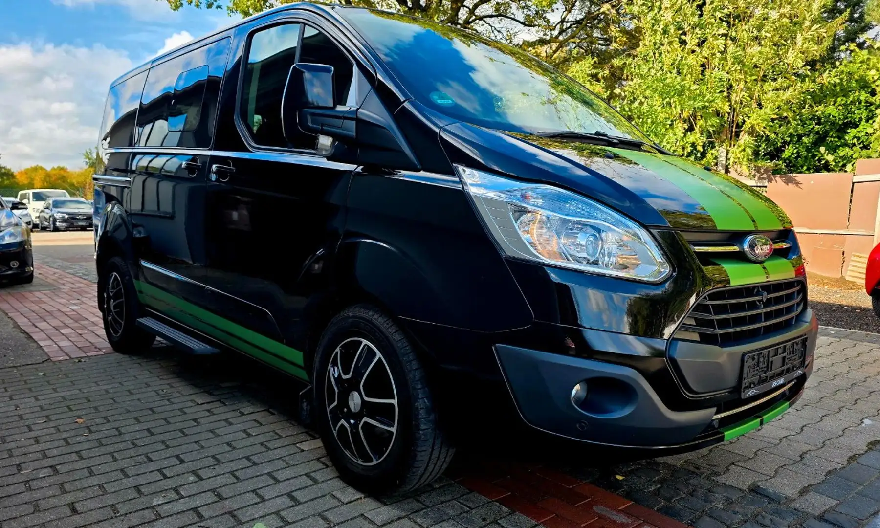Ford Tourneo Custom 2.0 TDCi 310 L1 Titanium Navi Schwarz - 2