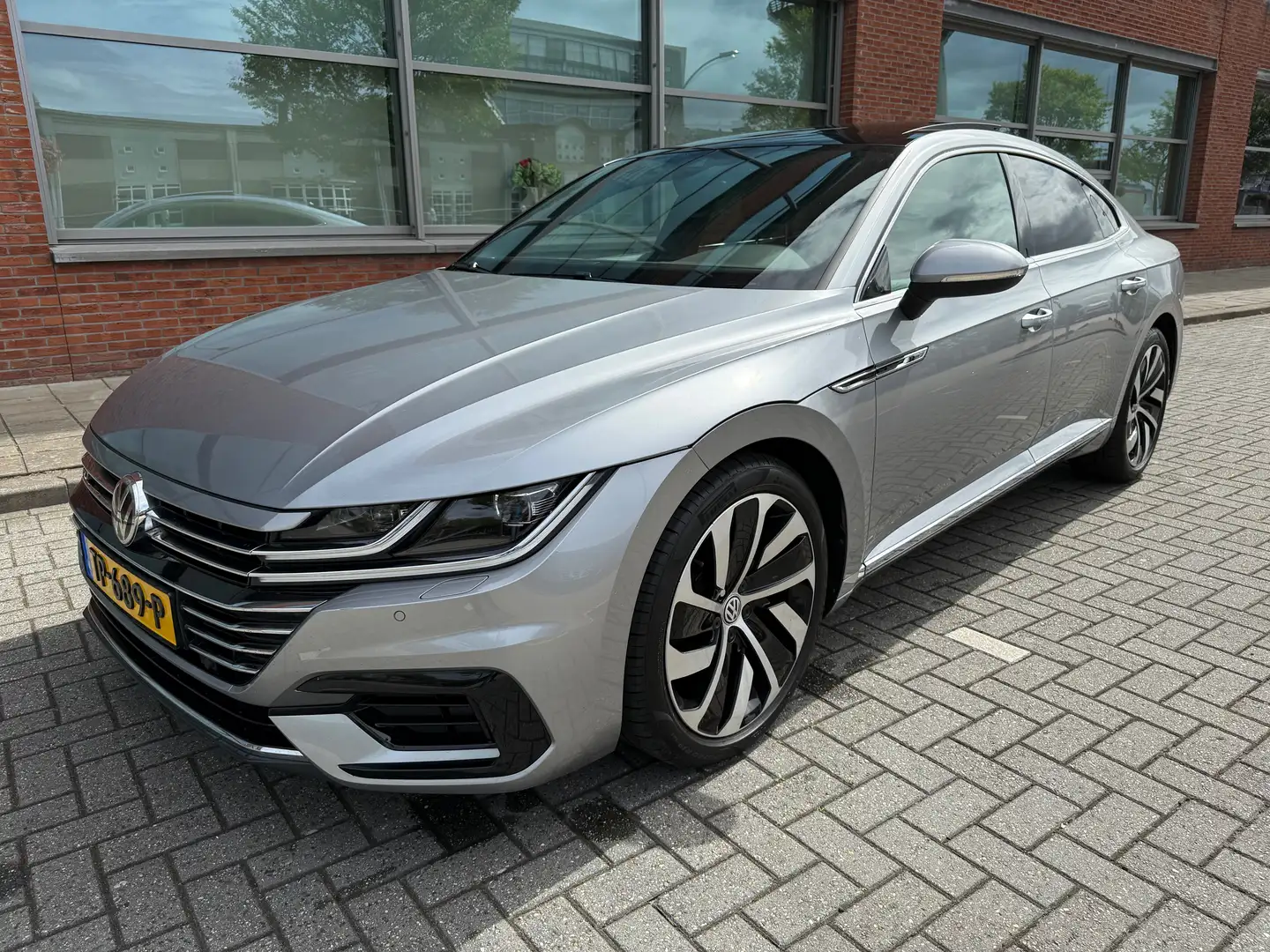 Volkswagen Arteon Arteon 1.5 TSI DSG 3xR line nap R Zilver - 1
