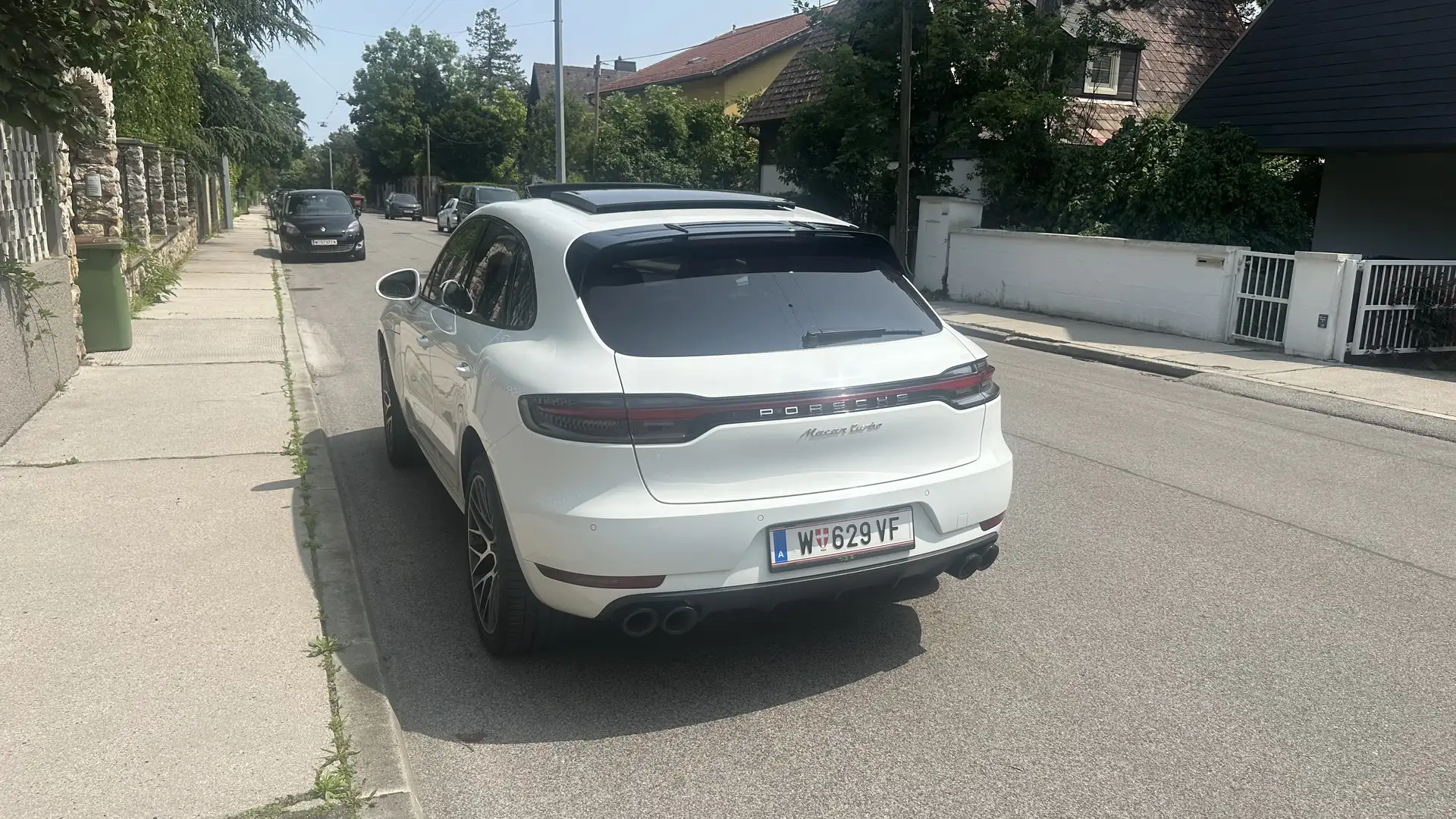 Porsche Macan Turbo mit Performance Package PP - 1