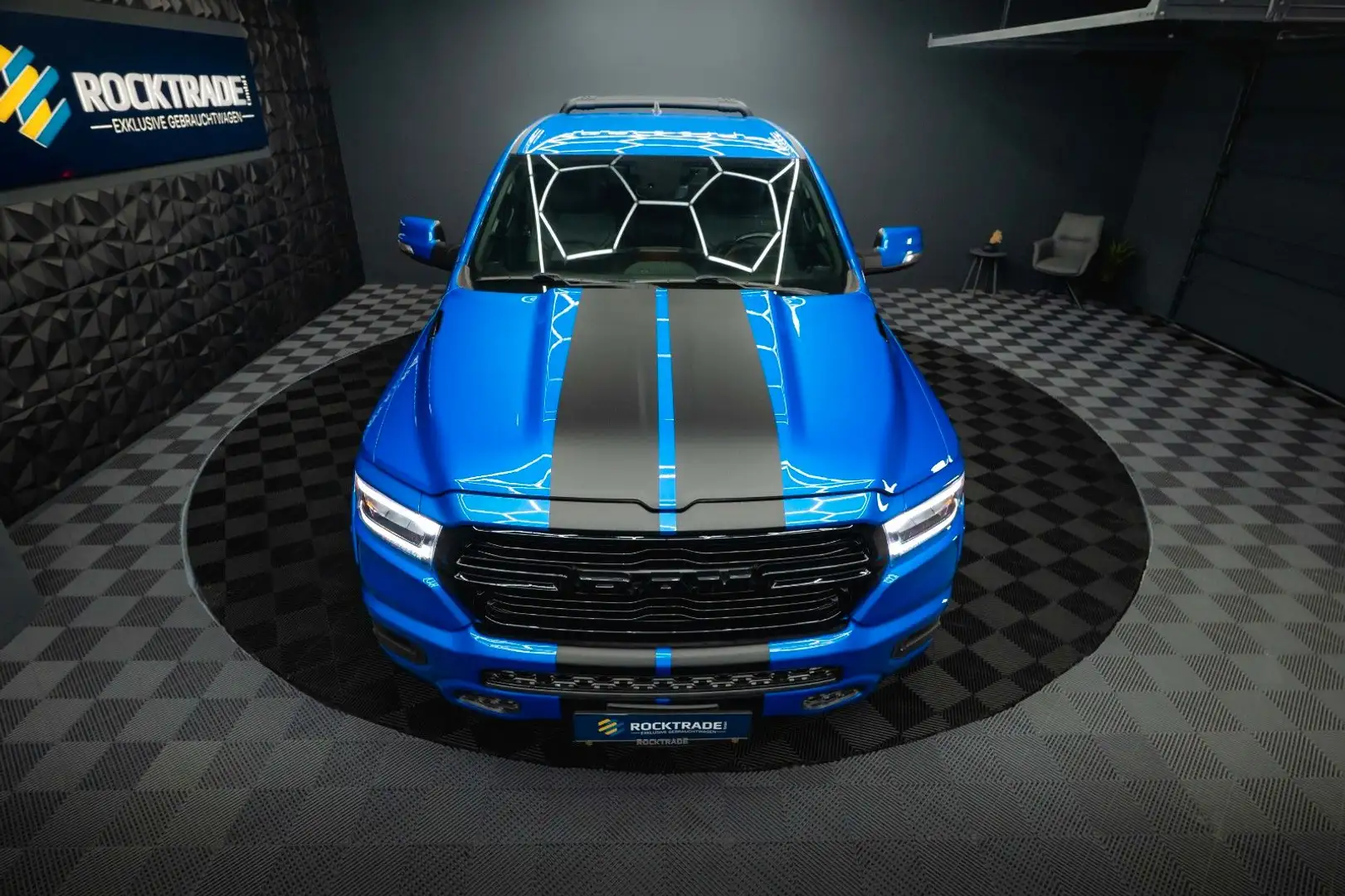 Dodge RAM 5.7 V8 HEMI 4x4 OFFROAD Night-Paket *LED*19% Bleu - 2