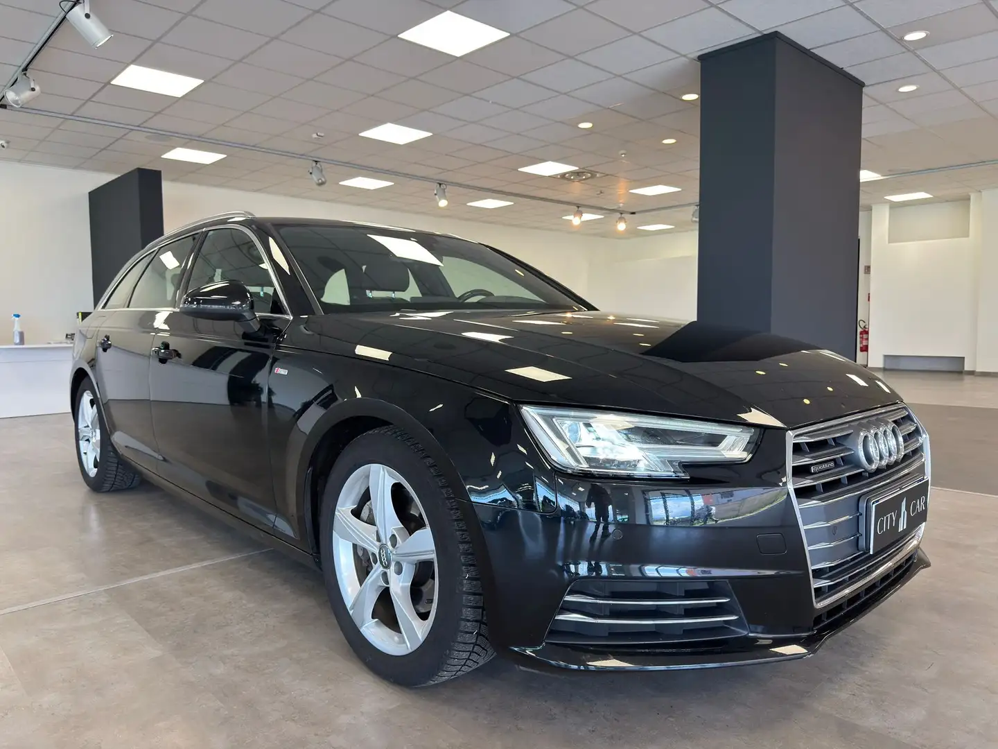 Audi A4 A4  Avant 2.0 tdi S-LINE quattro 190cv s-tronic Noir - 1