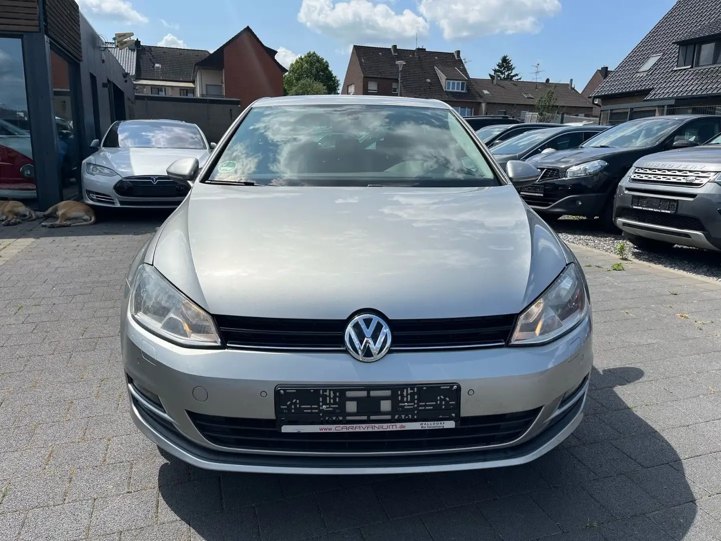 Volkswagen Golf VII Lim. | Automatik | NAVI | Climatronic Silber - 2