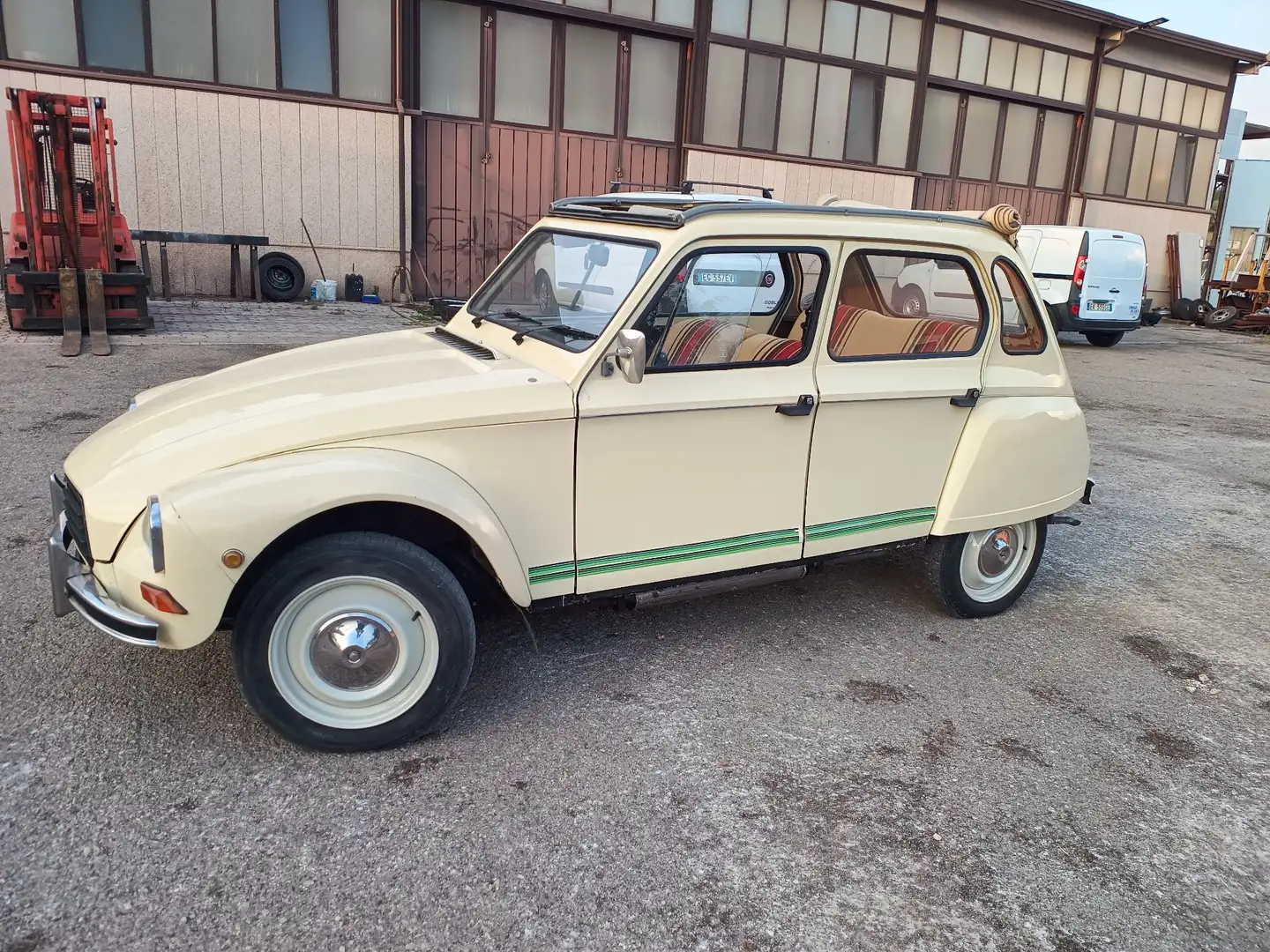 Citroen Dyane - 1