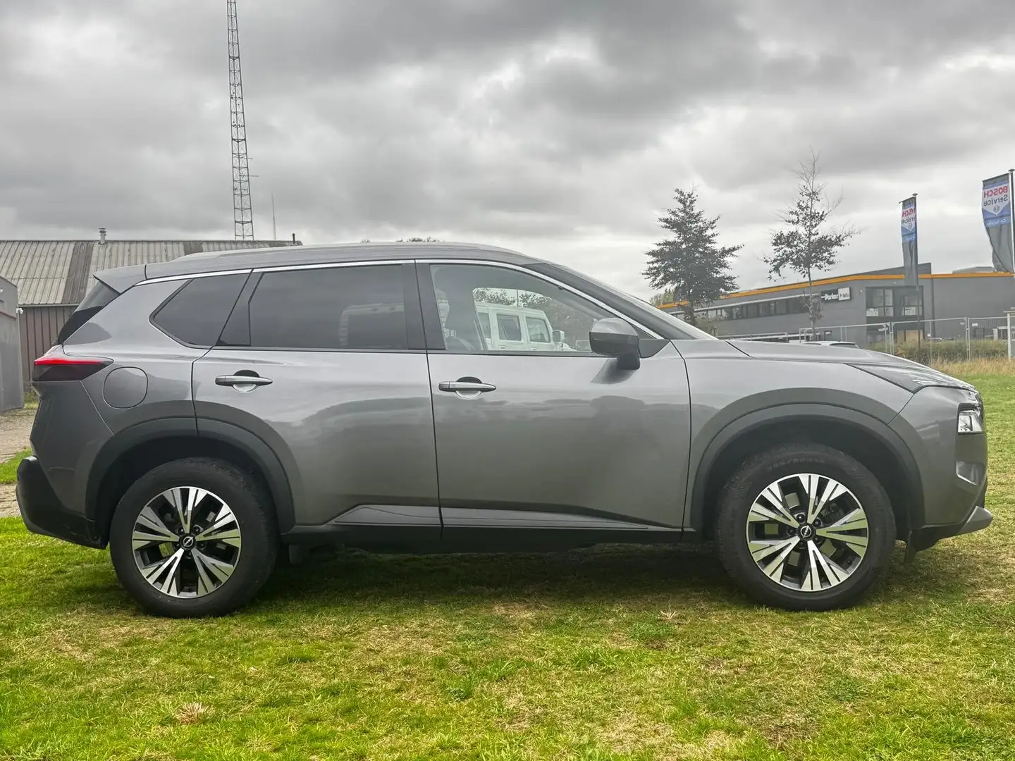 Nissan X-Trail X-Trail 1.5 VC-T M. Hybrid, Automaat, 7 PL Gris - 2