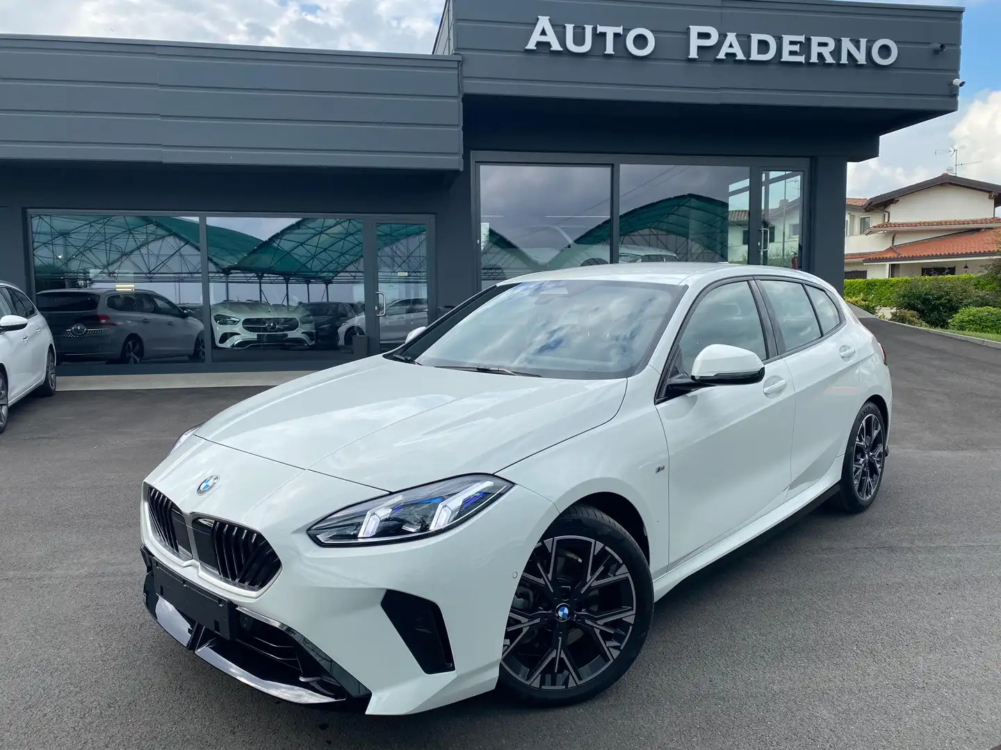 BMW 120 48V MSPORT AUTO, PELLE, CERCHI 18, FARI LED Бежевый  - 1