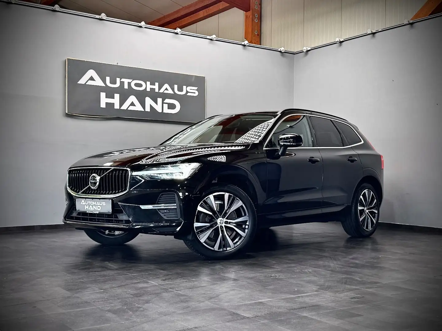 Volvo XC60 *B4*MOMENTUM PRO*2WD*LED*ACC*KAMERA*1.HAND* Noir - 1