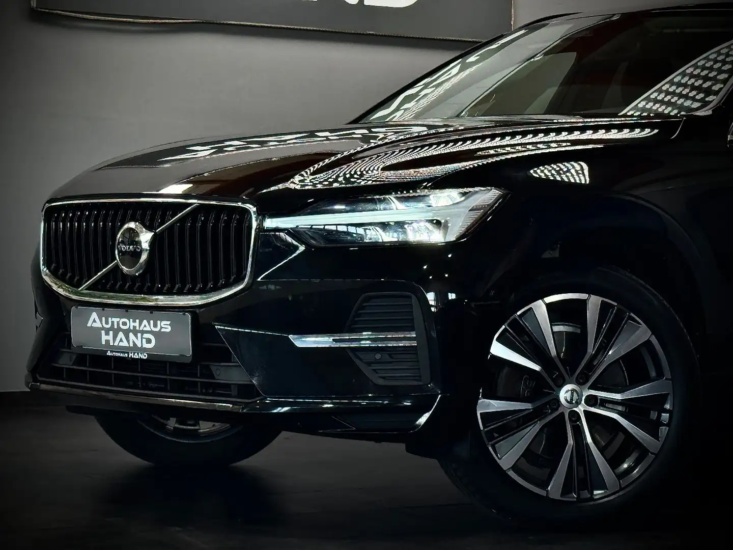 Volvo XC60 *B4*MOMENTUM PRO*2WD*LED*ACC*KAMERA*1.HAND* Noir - 2