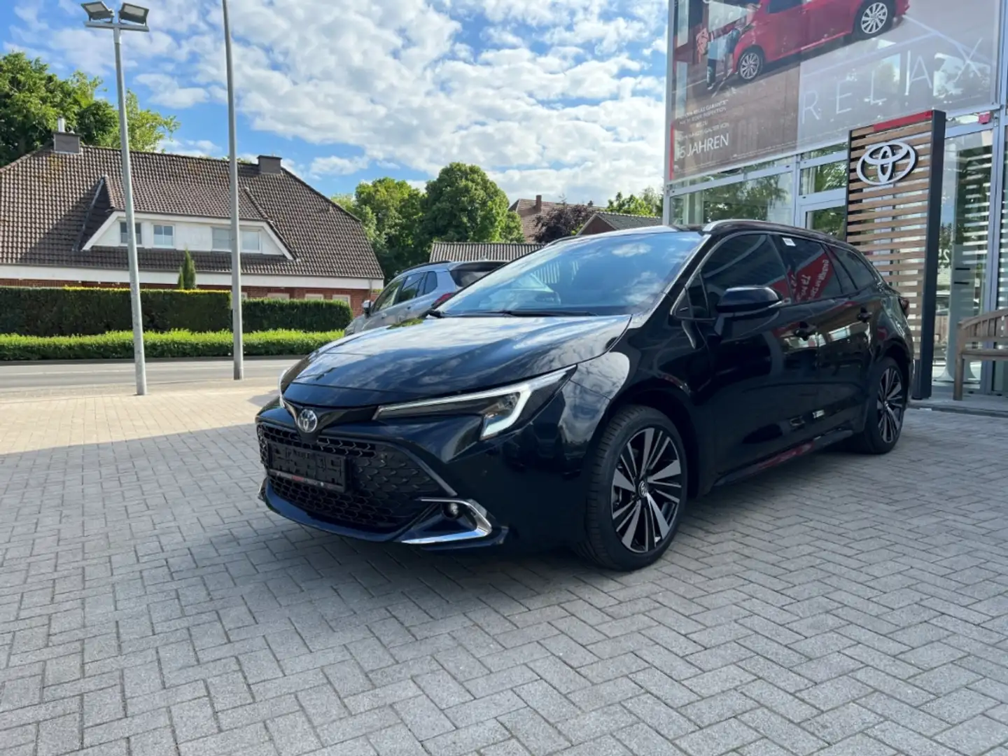 Toyota Corolla TS 2.0 Hybrid Teamplayer Technik LED ACC El. Heckk Noir - 2