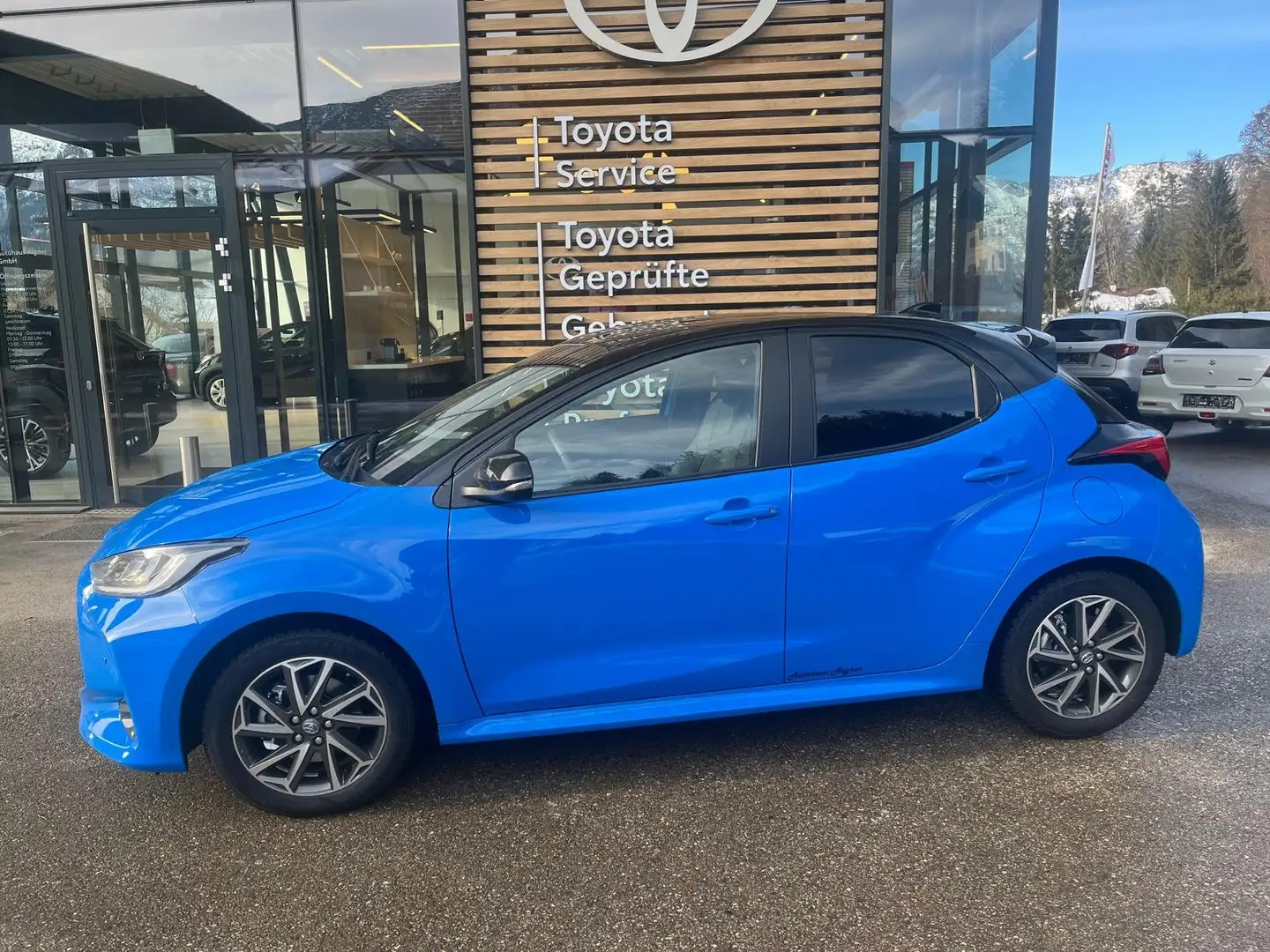 Toyota Yaris 1,5 VVT-i Hybrid Premiere Edition Bleu - 1