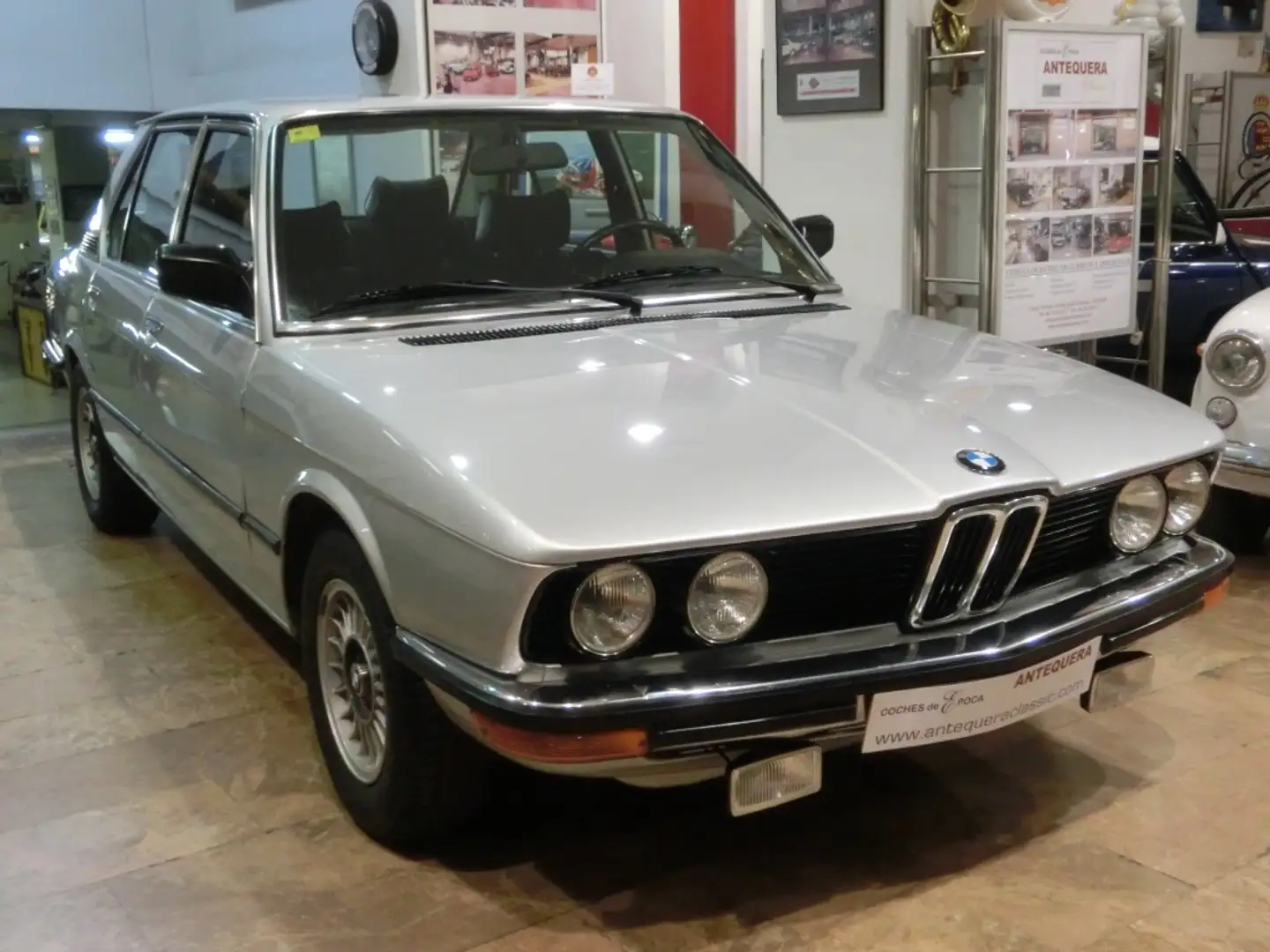 BMW 518 Plateado - 1