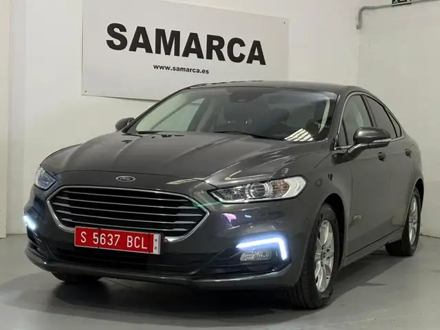 Ford Mondeo Sedán 2.0 HEV Trend