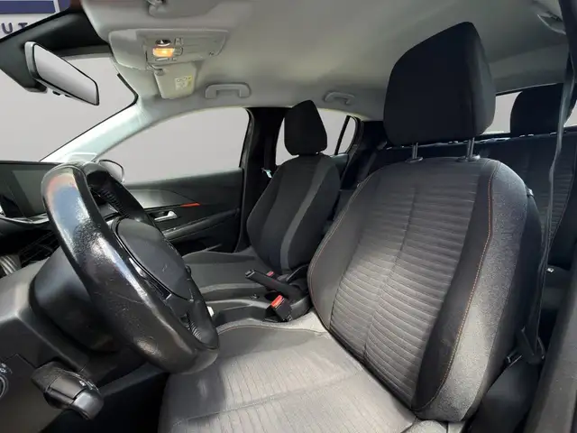 Peugeot 208 view 9