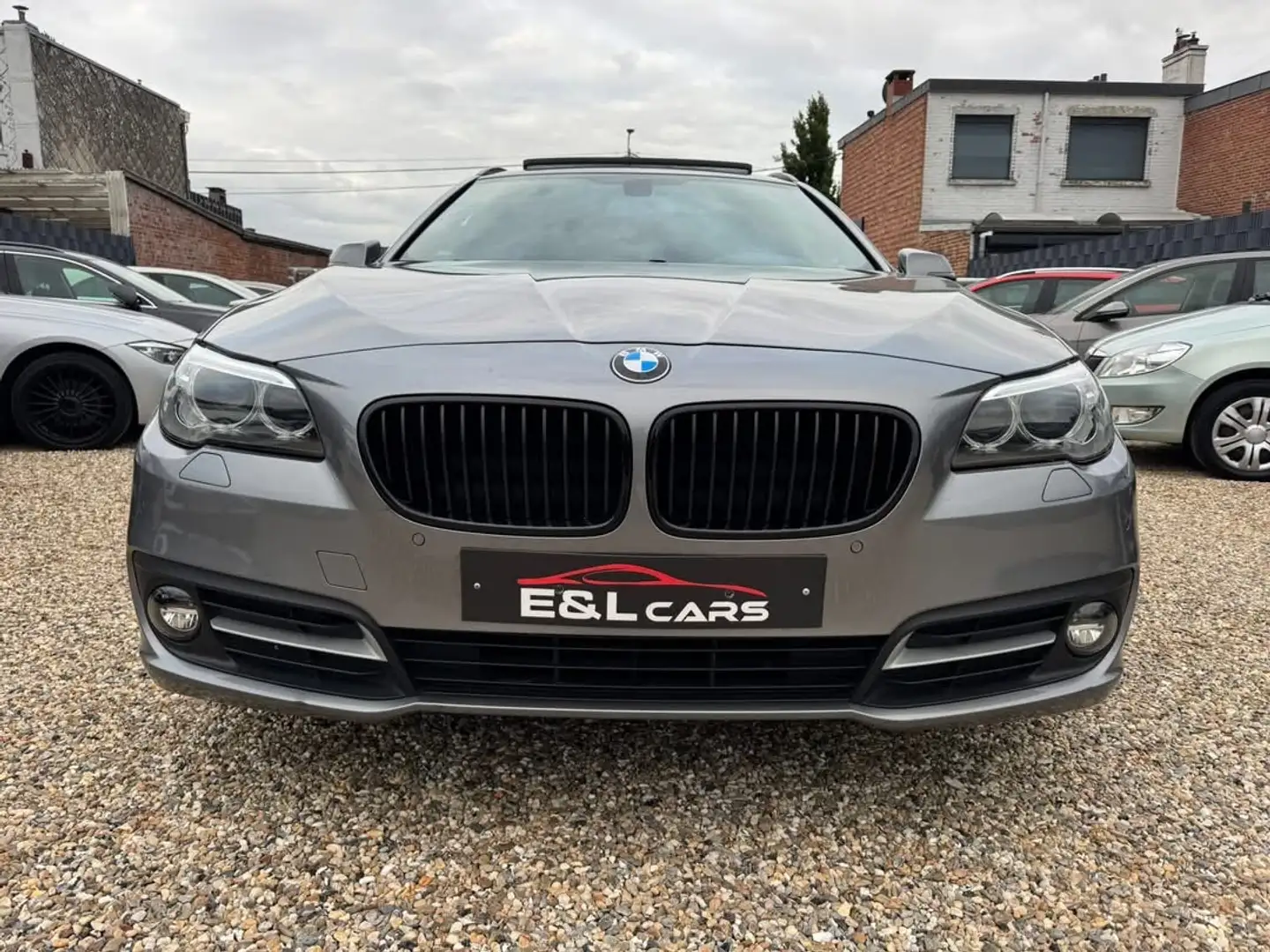 BMW 520 Touring dA **12 mois de garantie** Gris - 2