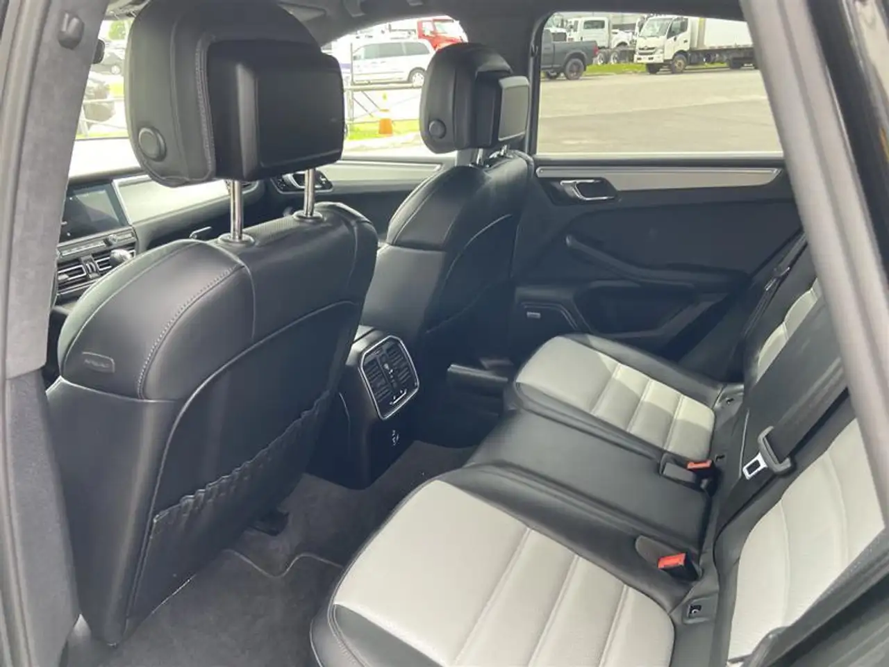 Porsche Macan снимка Porsche Macan