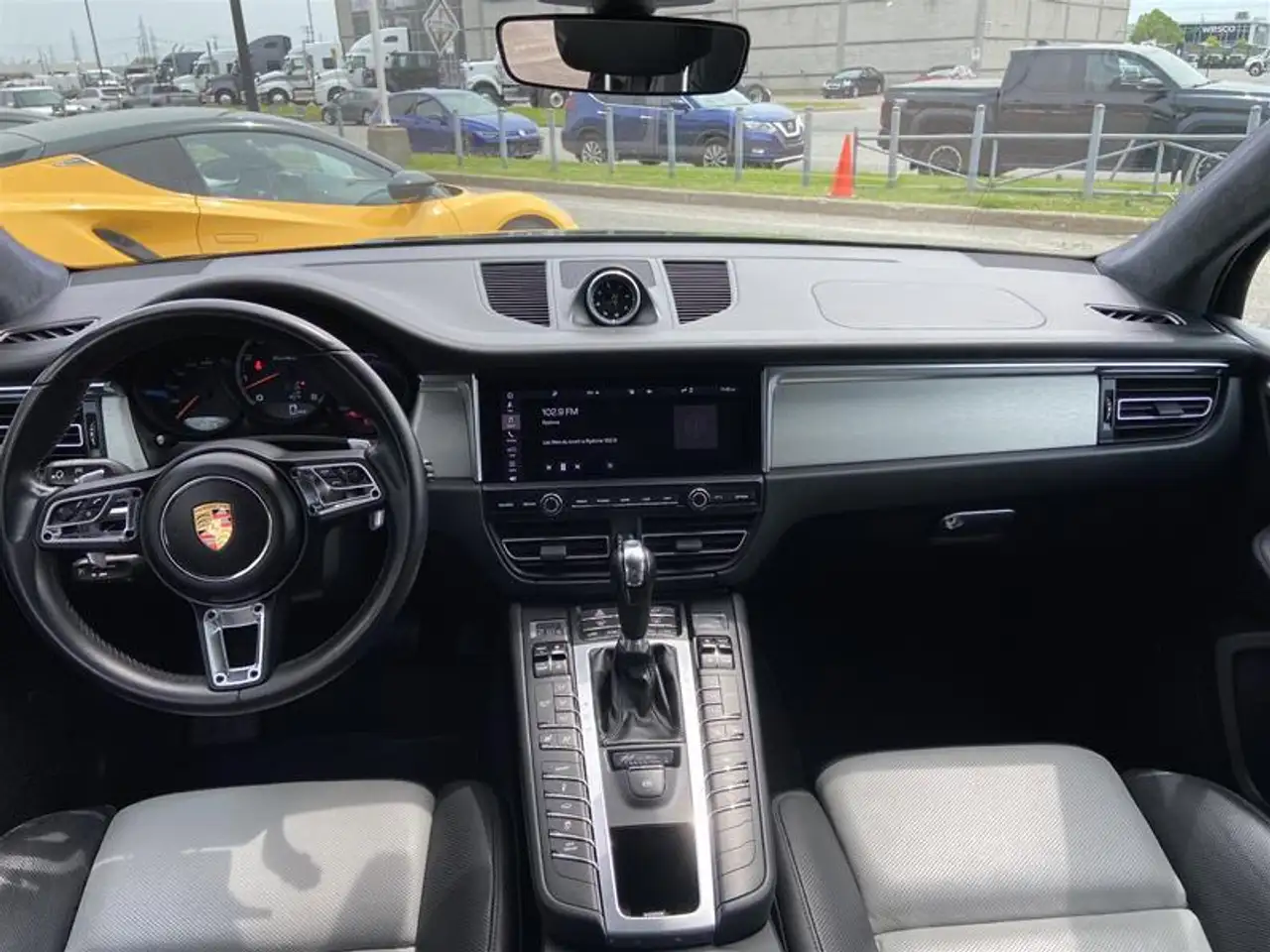 Porsche Macan снимка Porsche Macan