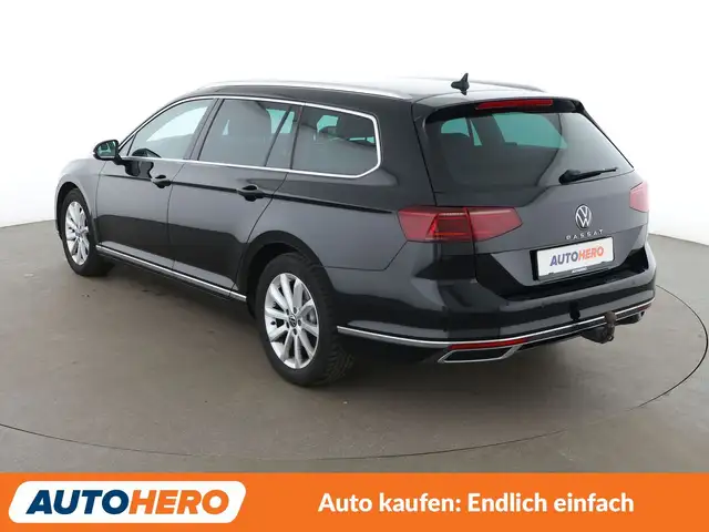Volkswagen Passat view 4