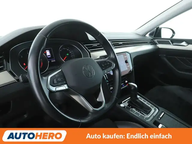 Volkswagen Passat view 11