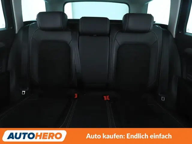 Volkswagen Passat view 15