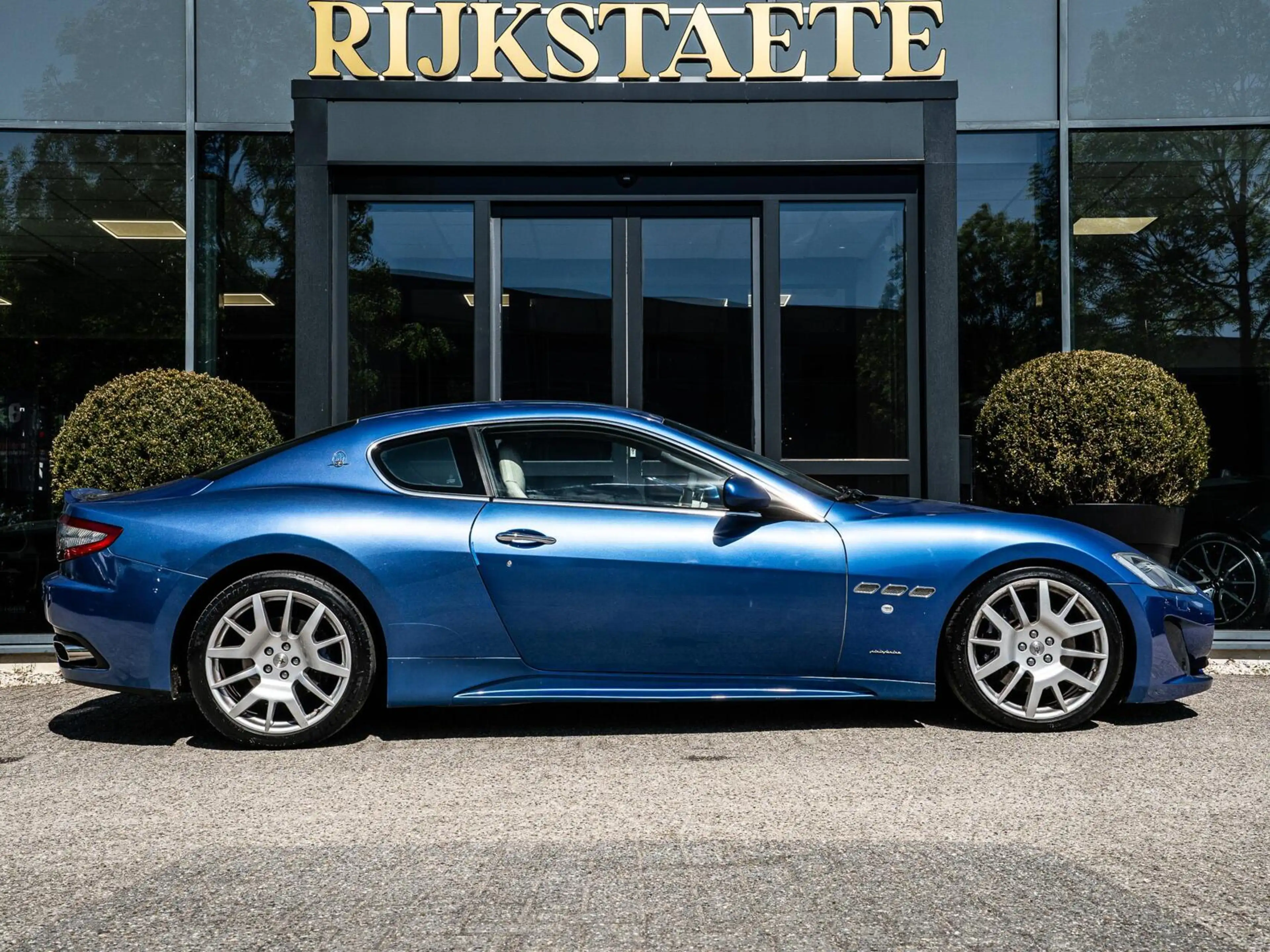 Maserati GranTurismo 4.7 Sport|ALCANTARA HEMEL|CAMERA|BOSE — photo 4