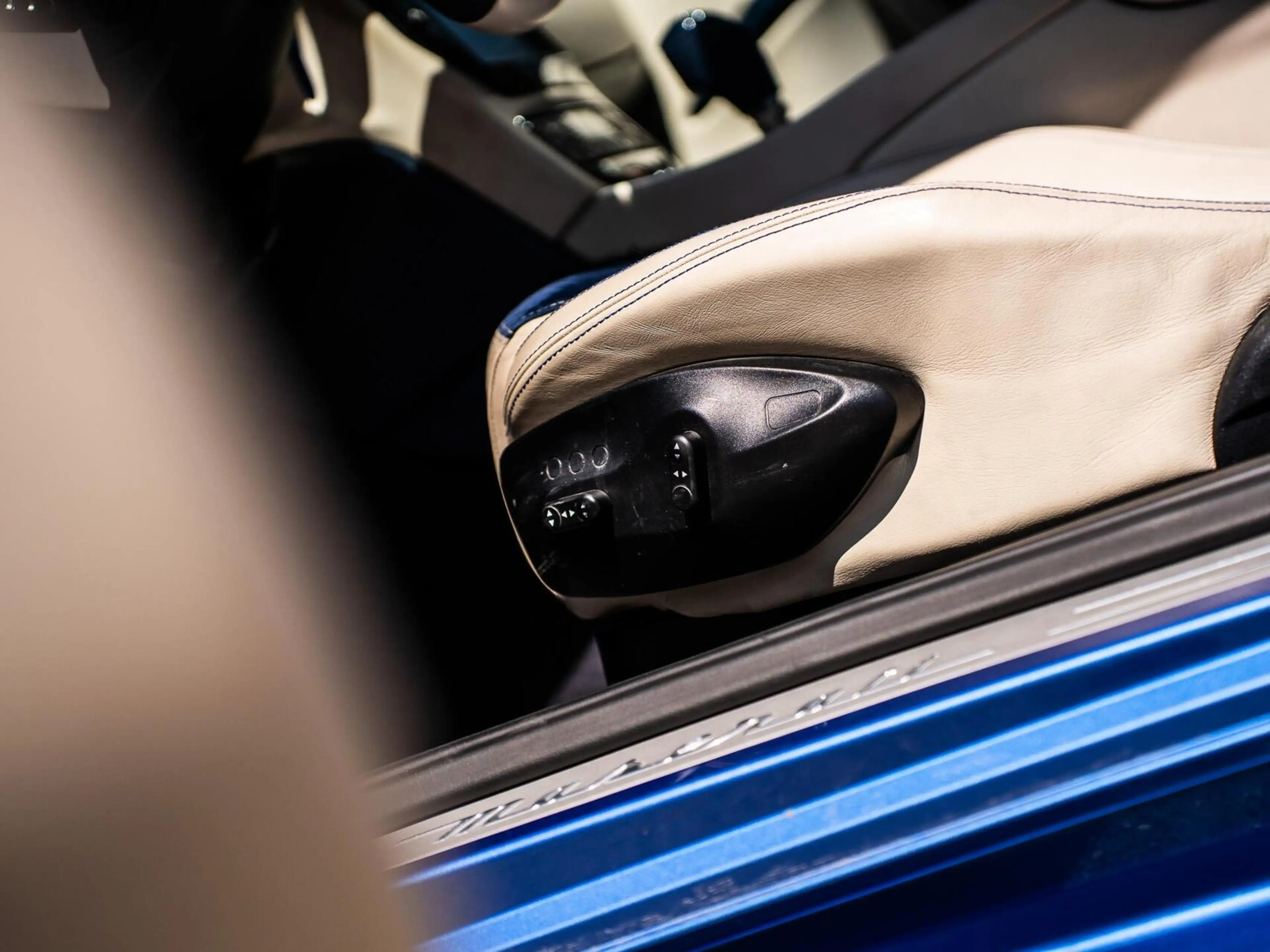 Maserati GranTurismo 4.7 Sport|ALCANTARA HEMEL|CAMERA|BOSE — photo 12