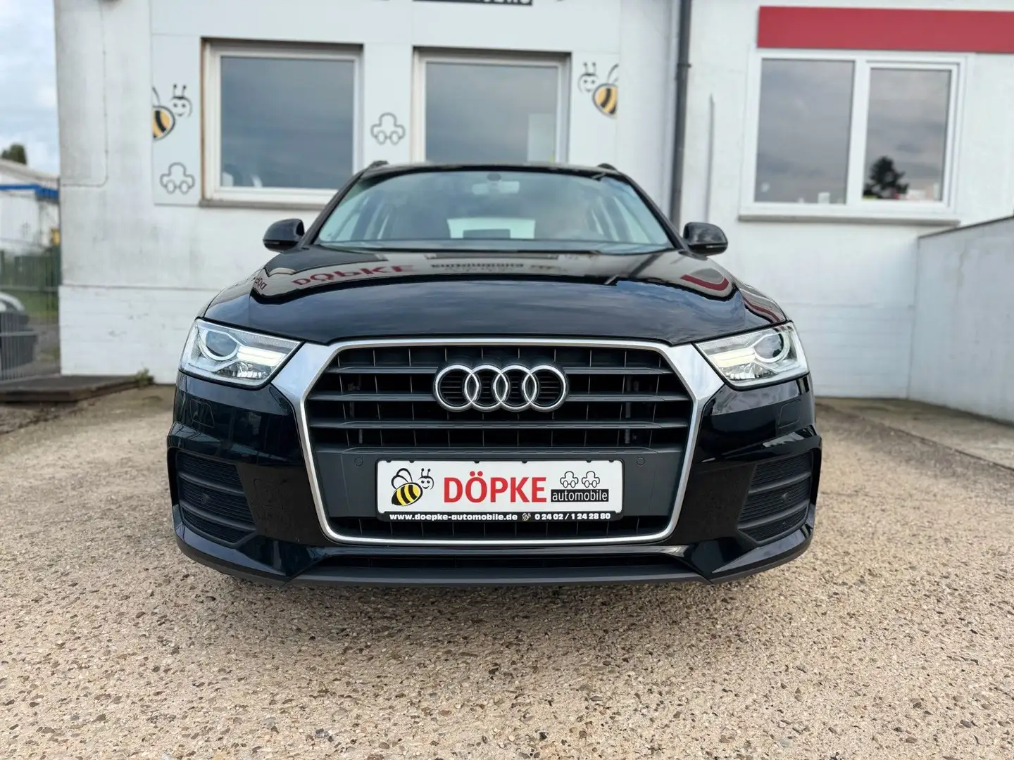 Audi Q3 1.4 TFSi Xenon Navi Scheckheftgepflegt 2.Hand Noir - 2