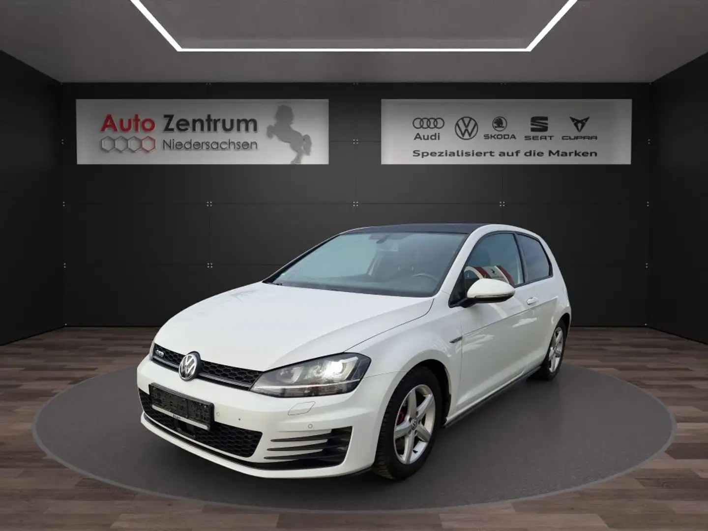 Volkswagen Golf GTD Sport DYNAUDIO Pano*StandHz*Kamera Bianco - 1