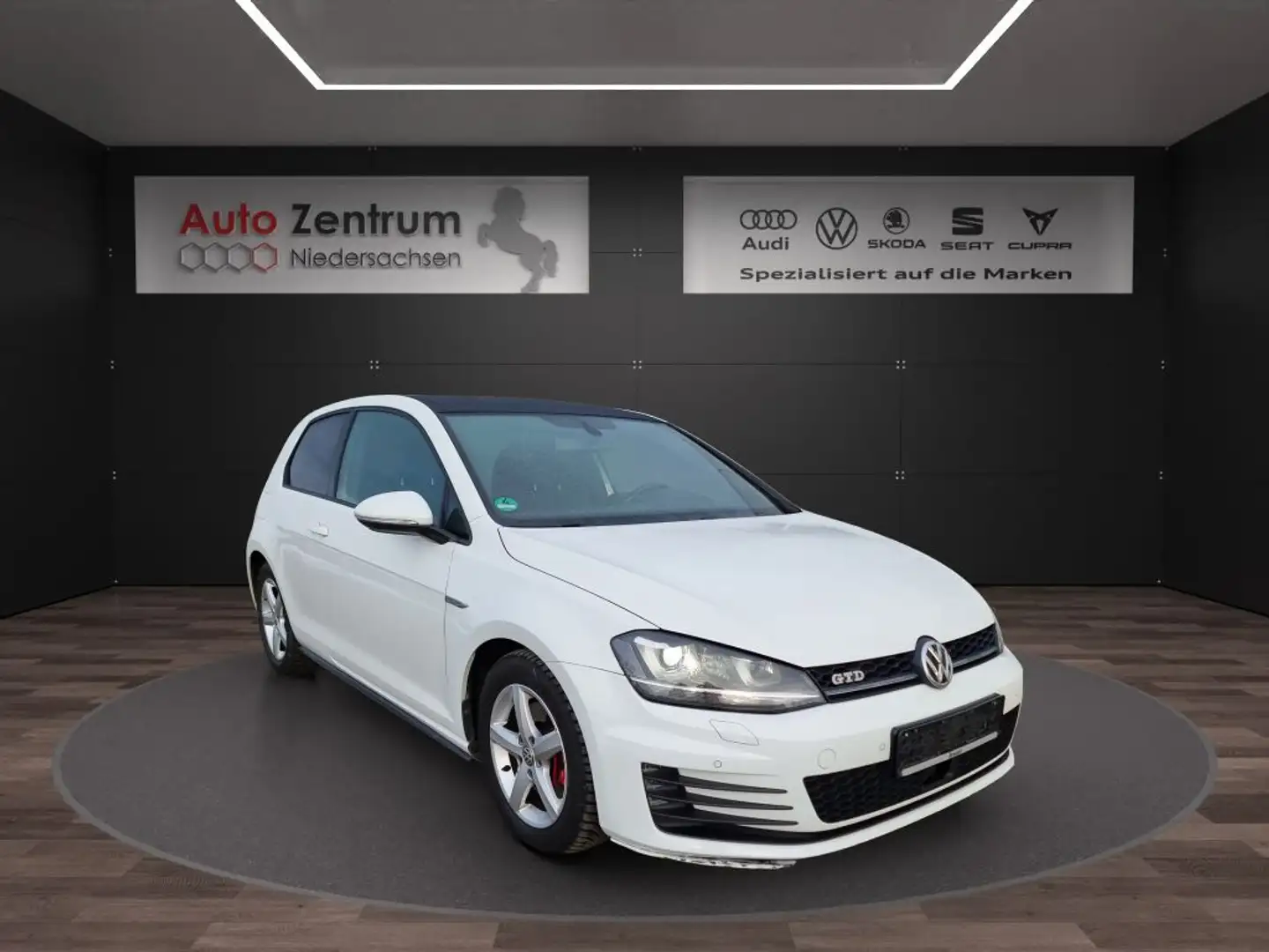 Volkswagen Golf GTD Sport DYNAUDIO Pano*StandHz*Kamera Weiß - 2