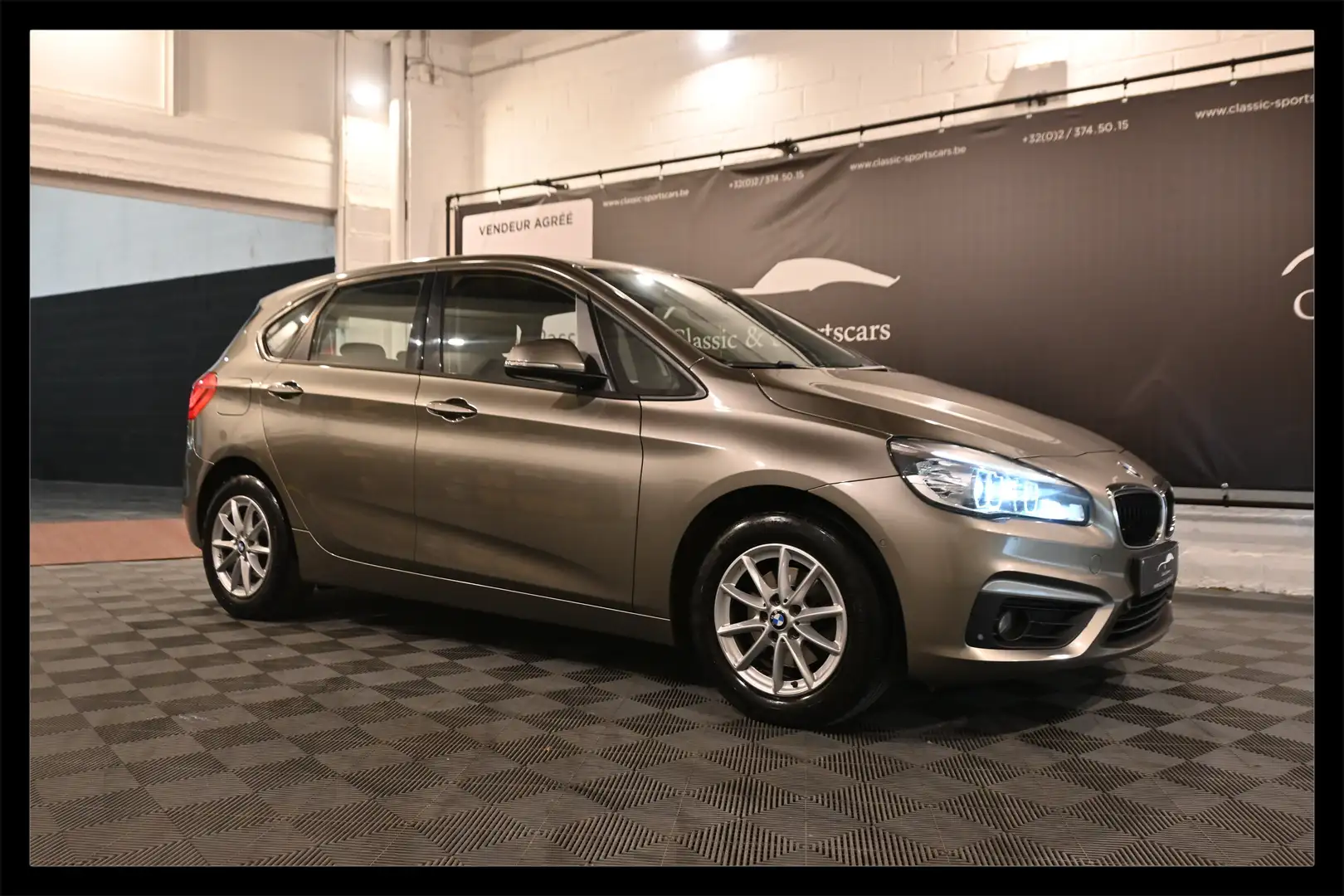 BMW 218 218dA ACTIVE TOURER / AUTO / GPS NAVI / LEDS !!! Gris - 1